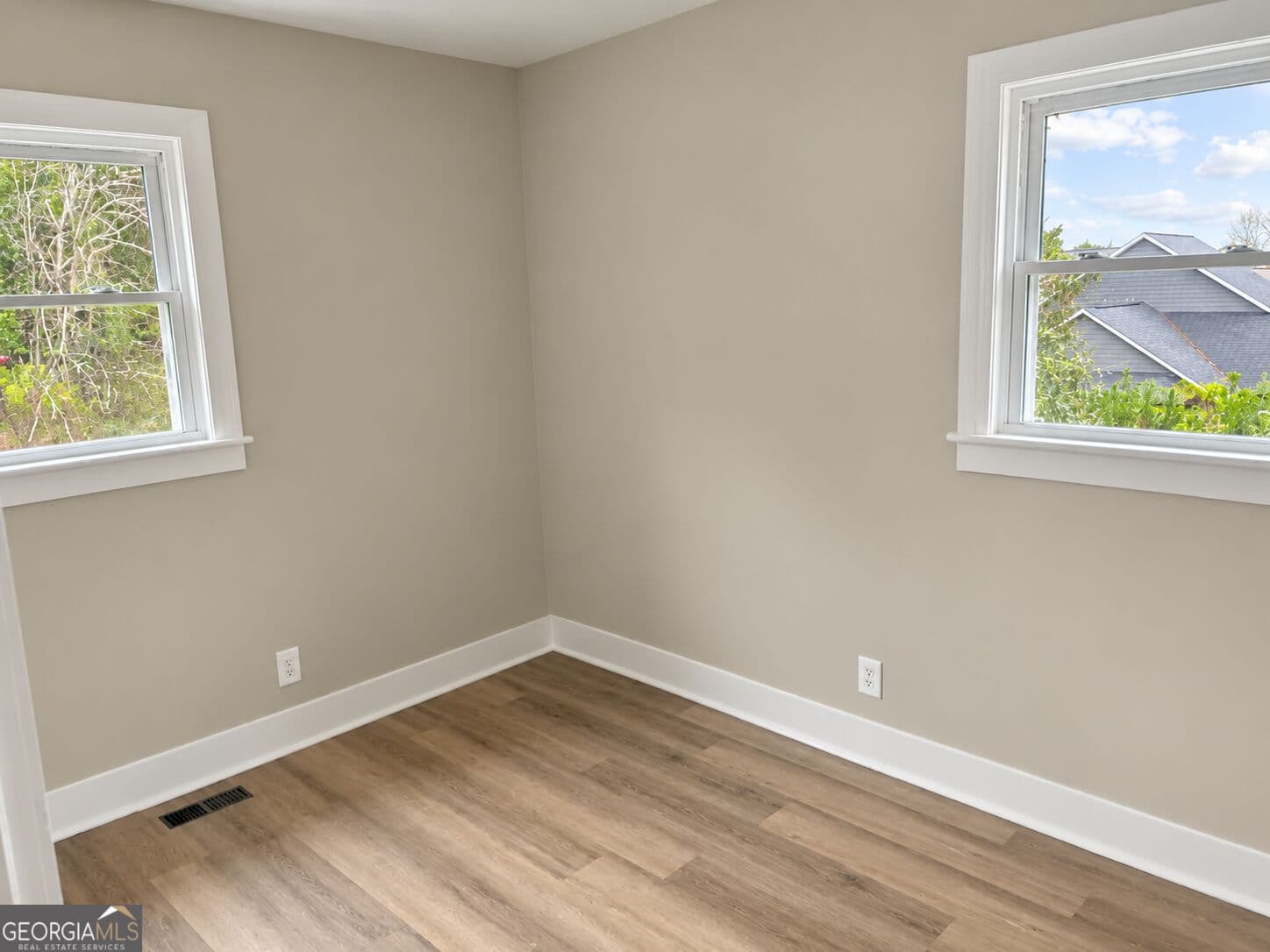 3 bedroom, 2 bathroom, 1,400 sq ft single family residence for sale at 631 W Hightower Trail, Social Circle, GA 30025 — photo 7