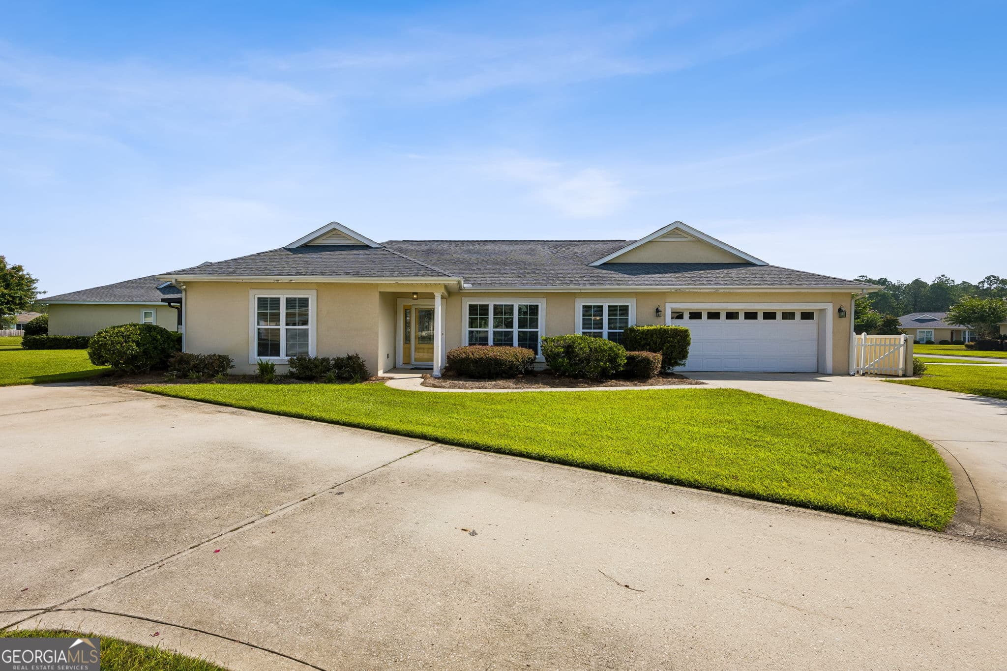 2 bedroom, 2 bathroom, 1,602 sq ft townhouse for sale at 19 Coastal Walk, St. Marys, GA 31558 — photo 1 of 45