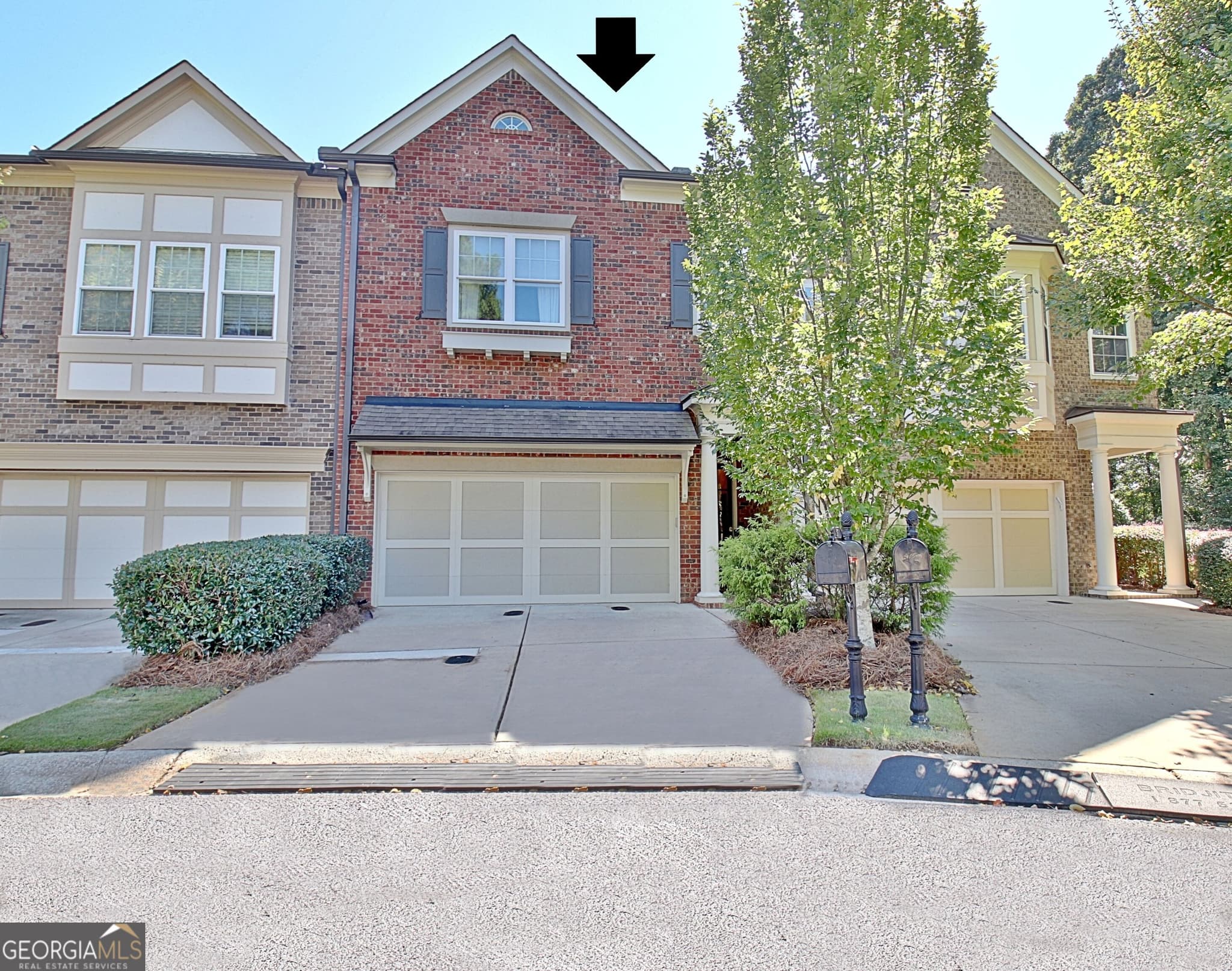 3 bedroom, 2.5 bathroom, 2,260 sq ft townhouse for sale at 52 Star Spangled Lane, Peachtree City, GA 30269