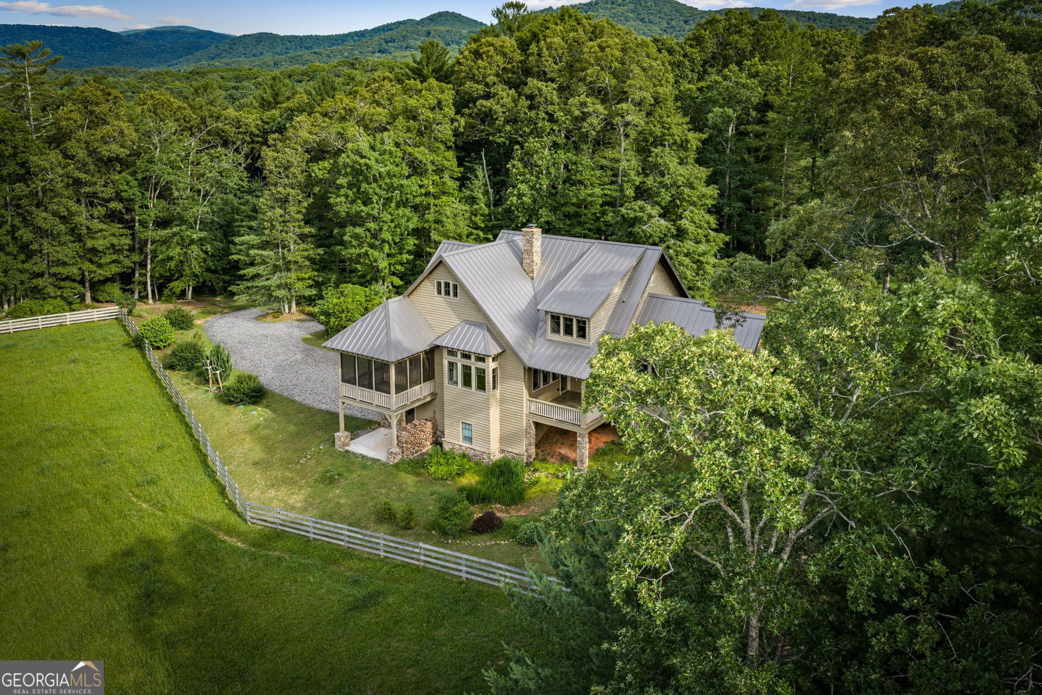 3 bedroom, 2.5 bathroom, 4,664 sq ft cabin,single family residence for sale at 290 Old Anderson Creek Road, Ellijay, GA 30536 — photo 7