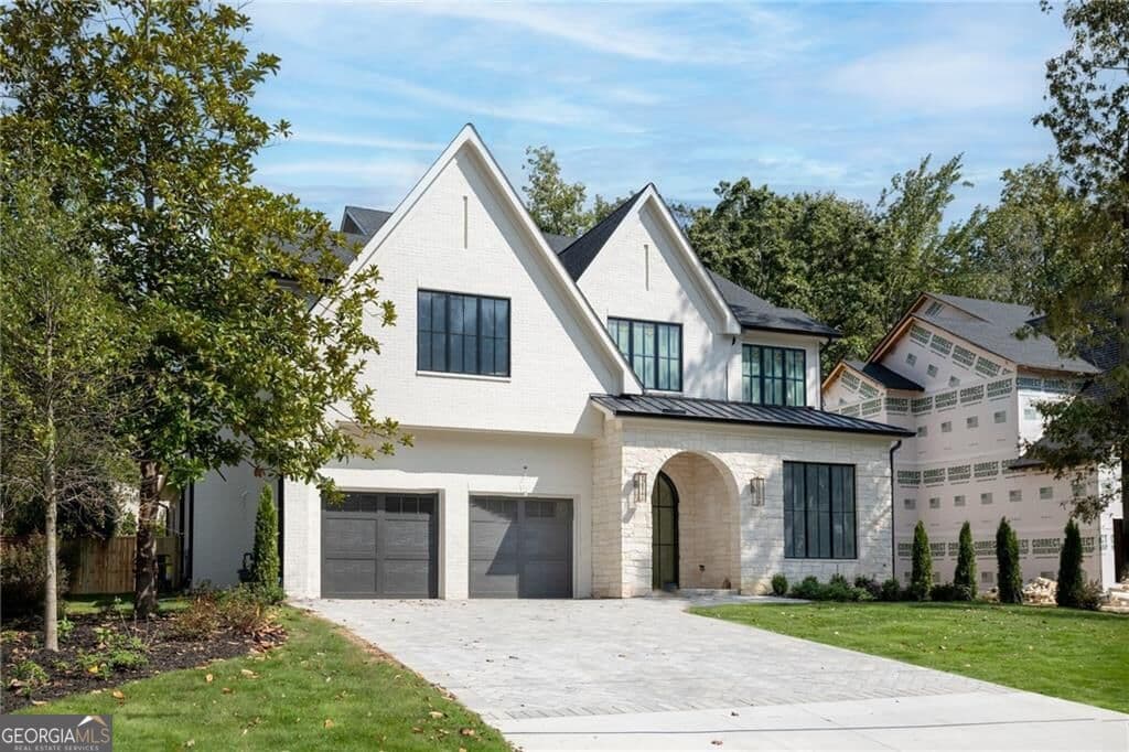 5 bedroom, 5.5 bathroom, 5,023 sq ft single family residence for sale at 305 Hook Street, Alpharetta, GA 30009 — photo 2