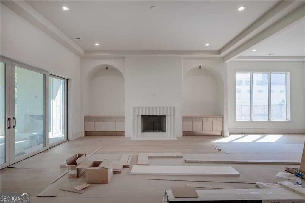 5 bedroom, 5.5 bathroom, 5,023 sq ft single family residence for sale at 305 Hook Street, Alpharetta, GA 30009 — photo 7