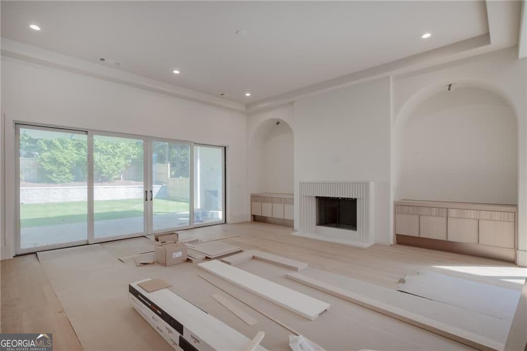 5 bedroom, 5.5 bathroom, 5,023 sq ft single family residence for sale at 305 Hook Street, Alpharetta, GA 30009 — photo 8