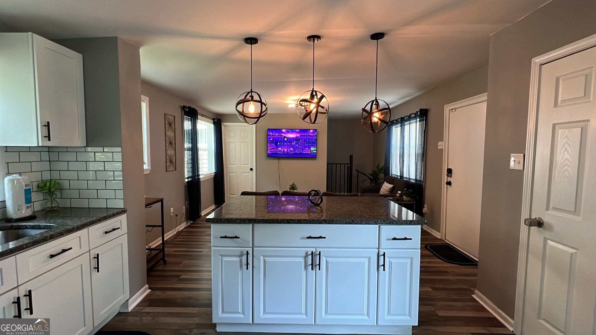 3 bedroom, 2 bathroom, 1,400 sq ft single family residence for sale at 2963 Redwine Road, East Point, GA 30344 — photo 6