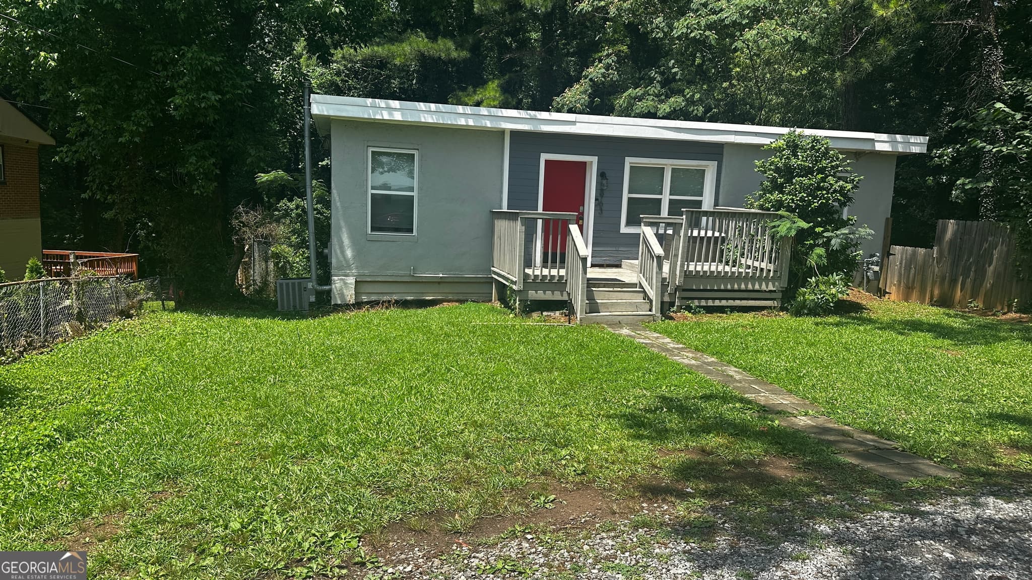 3 bedroom, 2 bathroom, 1,400 sq ft single family residence for sale at 2963 Redwine Road, East Point, GA 30344 — photo 3