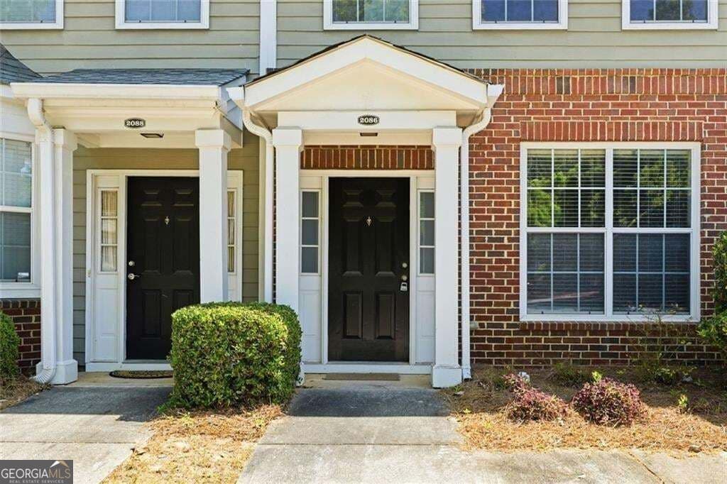 2 bedroom, 2.5 bathroom, 1,260 sq ft townhouse for sale at 2086 Del Lago Circle, Kennesaw, GA 30152 — photo 3