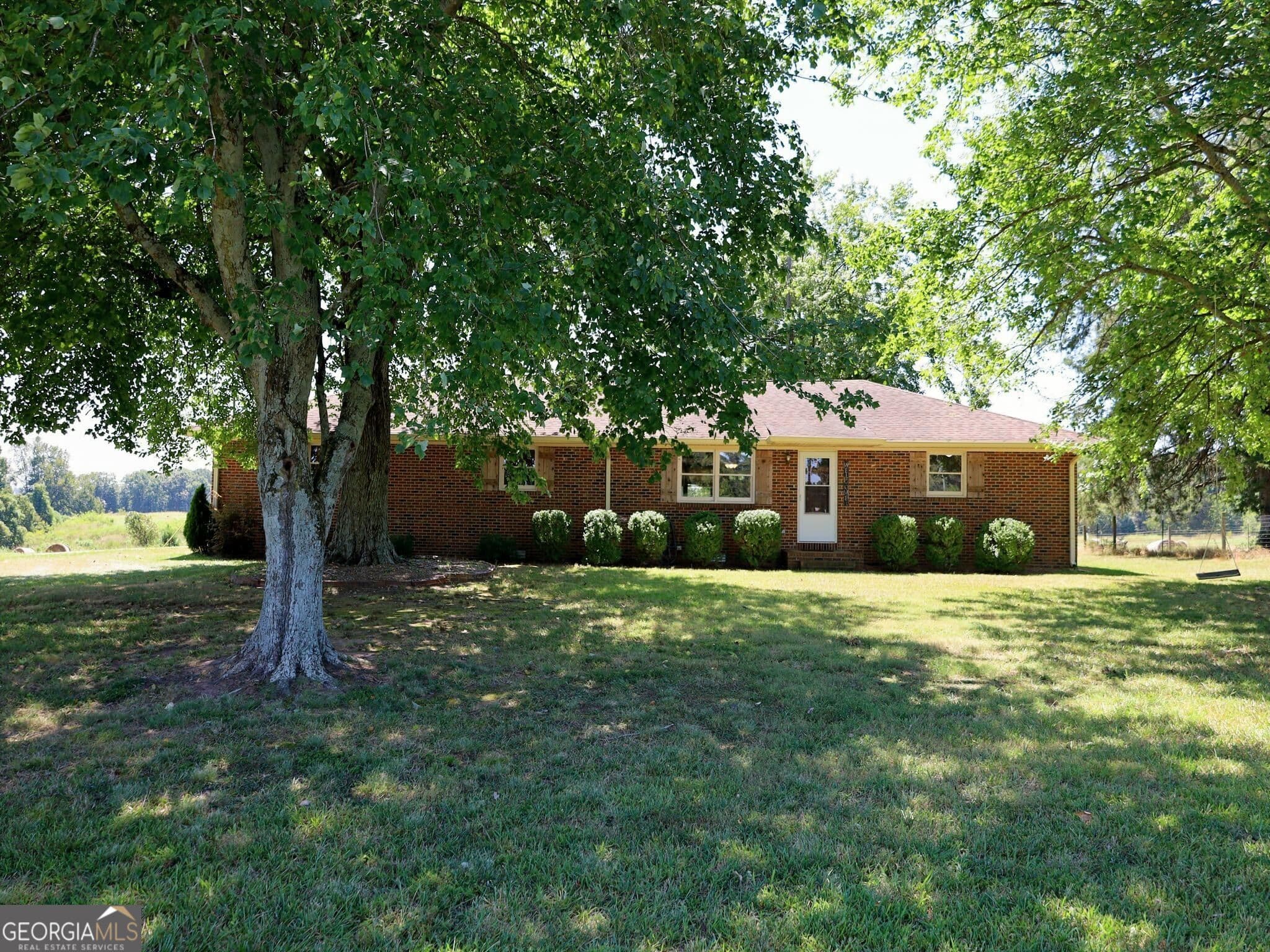 3 bedroom, 3 bathroom, 1,797 sq ft single family residence for sale at 1719 Highway 98 West, Danielsville, GA 30633