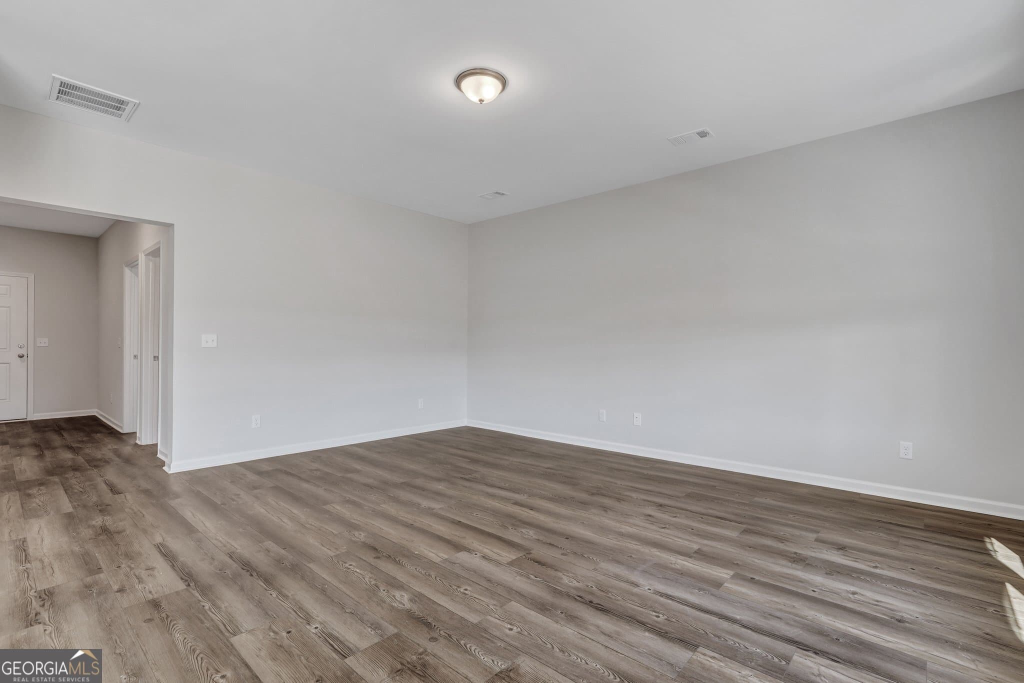 4 bedroom, 3 bathroom, 2,345 sq ft single family residence under contract at 253 Roscomare Lane, Statesboro, GA 30461 — photo 7