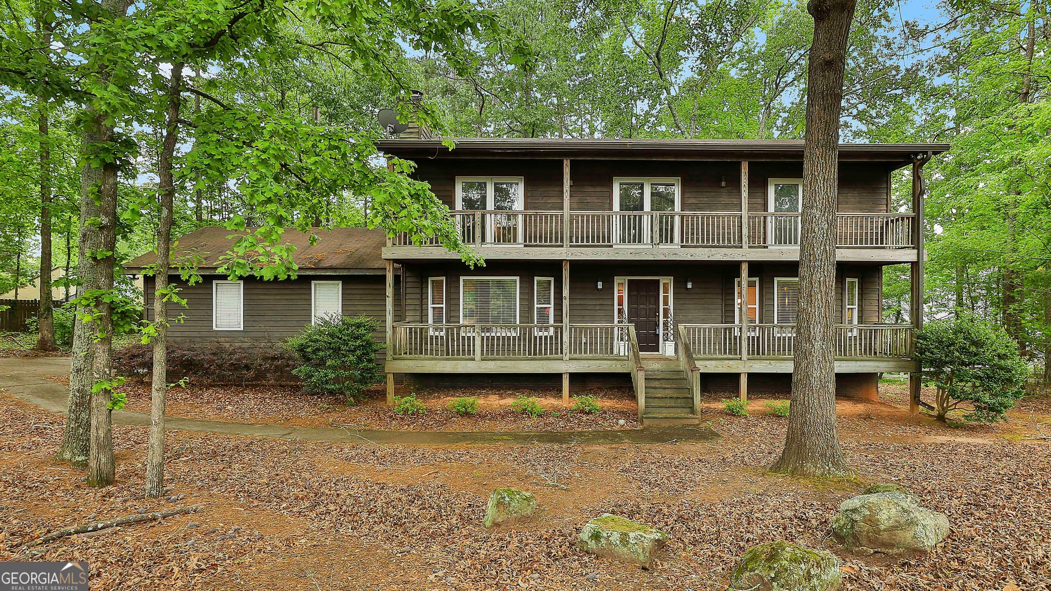 4 bedroom, 3.5 bathroom, 2,542 sq ft single family residence sold at 101 Longer Drive, Peachtree City, GA 30269