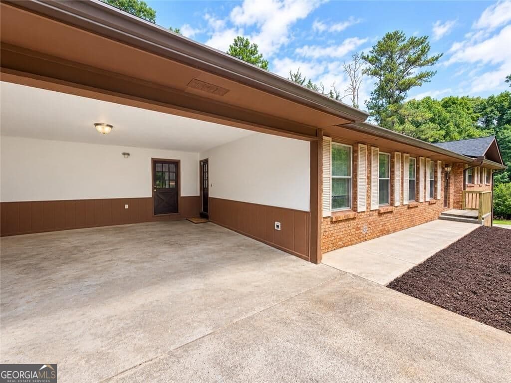4 bedroom, 3 bathroom, 3,513 sq ft single family residence for sale at 177 Northwind Court, Lilburn, GA 30047 — photo 3