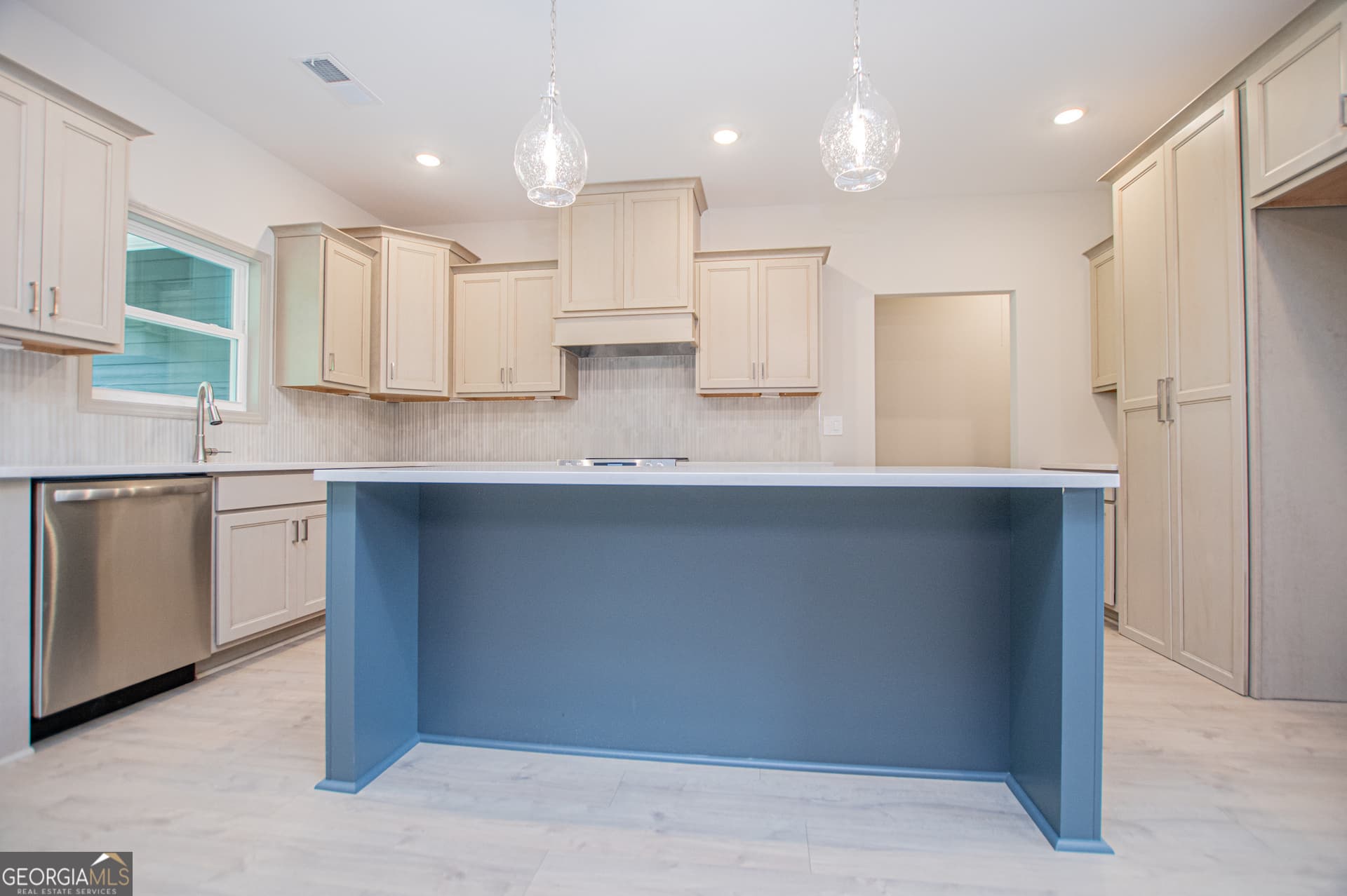 4 bedroom, 2.5 bathroom, 2,334 sq ft single family residence for sale at 134 Woodford Drive, Roopville, GA 30170 — photo 8
