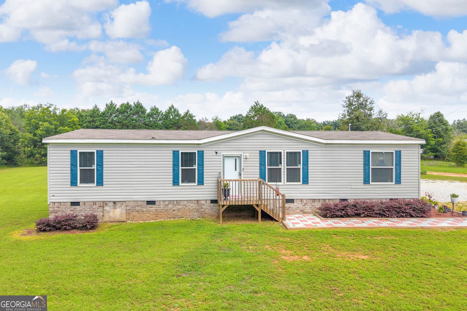 4 bedroom, 2 bathroom, 1,568 sq ft manufactured home,single family residence for sale at 127 Georgia Drive, Hartwell, GA 30643 — photo 1 of 38
