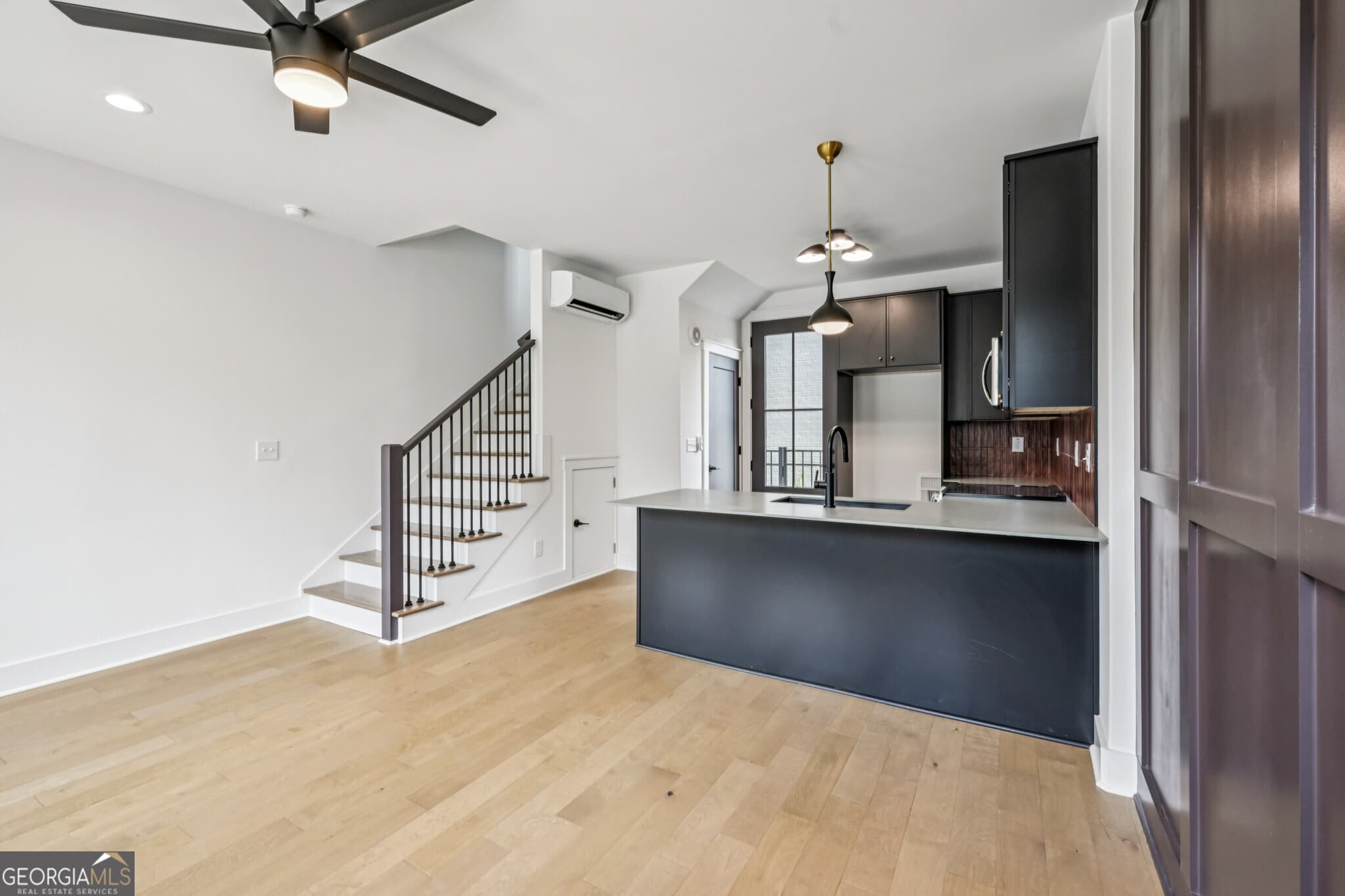 1 bedroom, 1.5 bathroom, 1,056 sq ft townhouse for sale at 1160 Boulevard 10, Atlanta, GA 30312 — photo 6