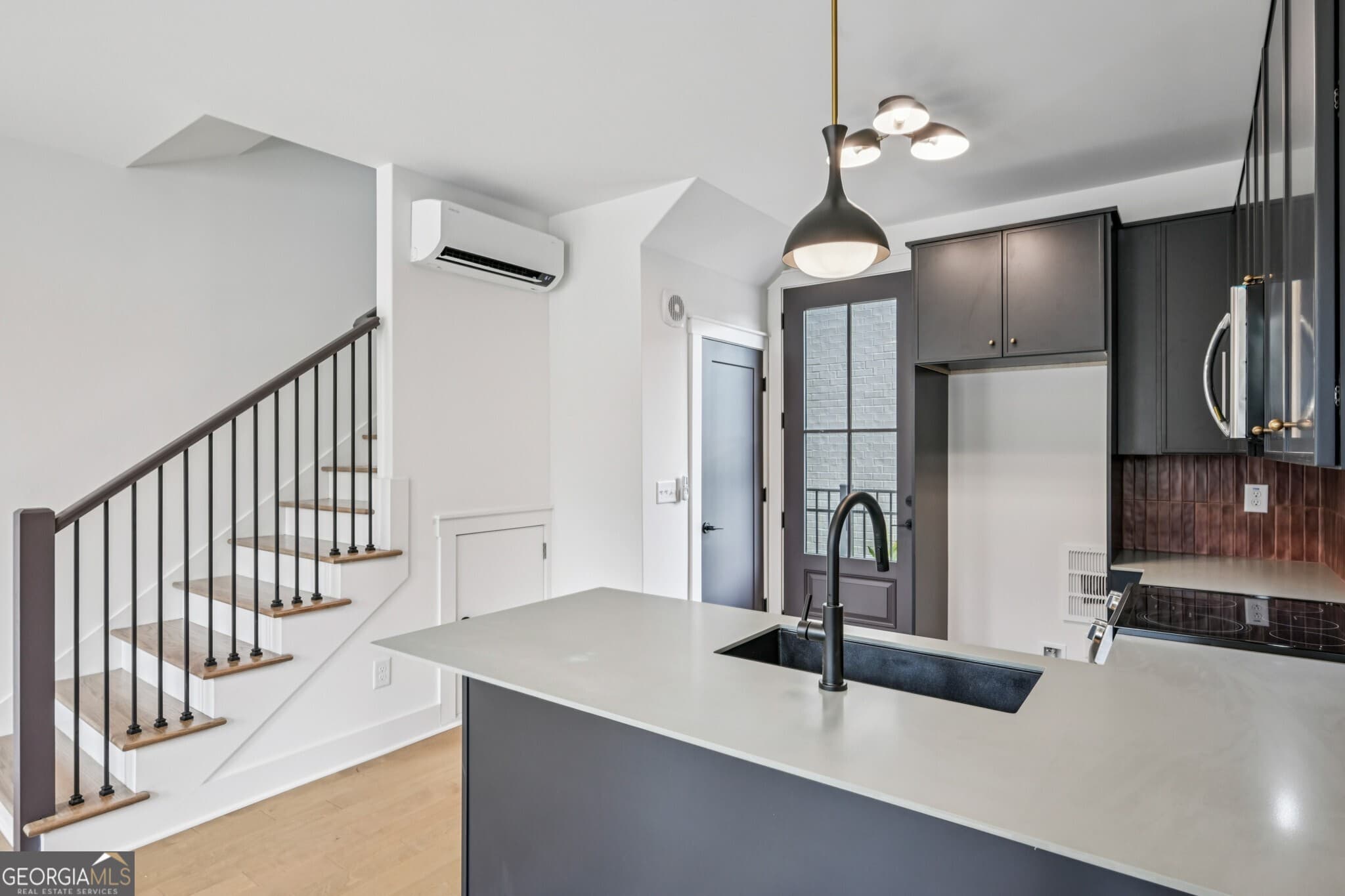 1 bedroom, 1.5 bathroom, 1,056 sq ft townhouse for sale at 1160 Boulevard 10, Atlanta, GA 30312 — photo 7