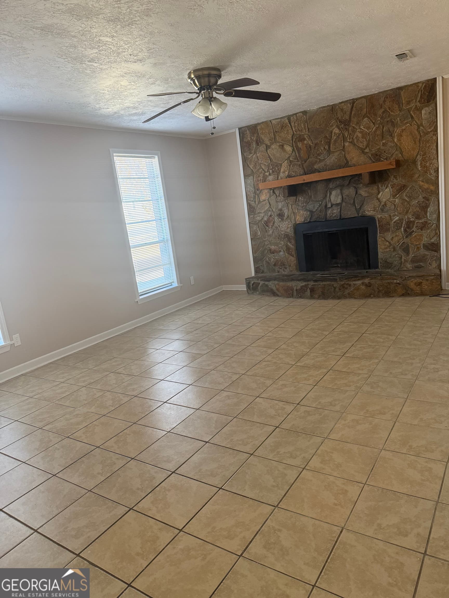 3 bedroom, 2 bathroom, 1,200 sq ft single family residence for sale at 3859 Fairington Drive, Hephzibah, GA 30815 — photo 3