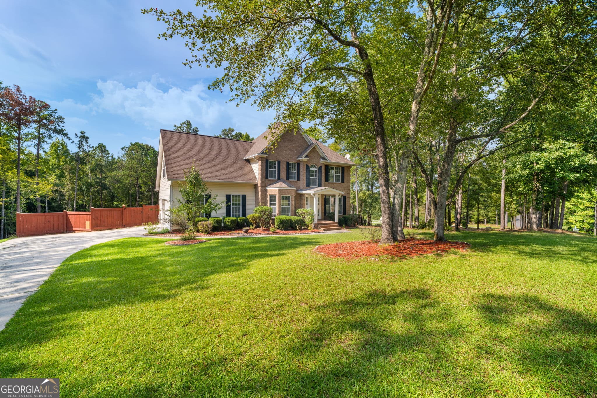 4 bedroom, 2.5 bathroom, 2,344 sq ft single family residence for sale at 149 Lakeloch Drive, Lizella, GA 31052 — photo 3