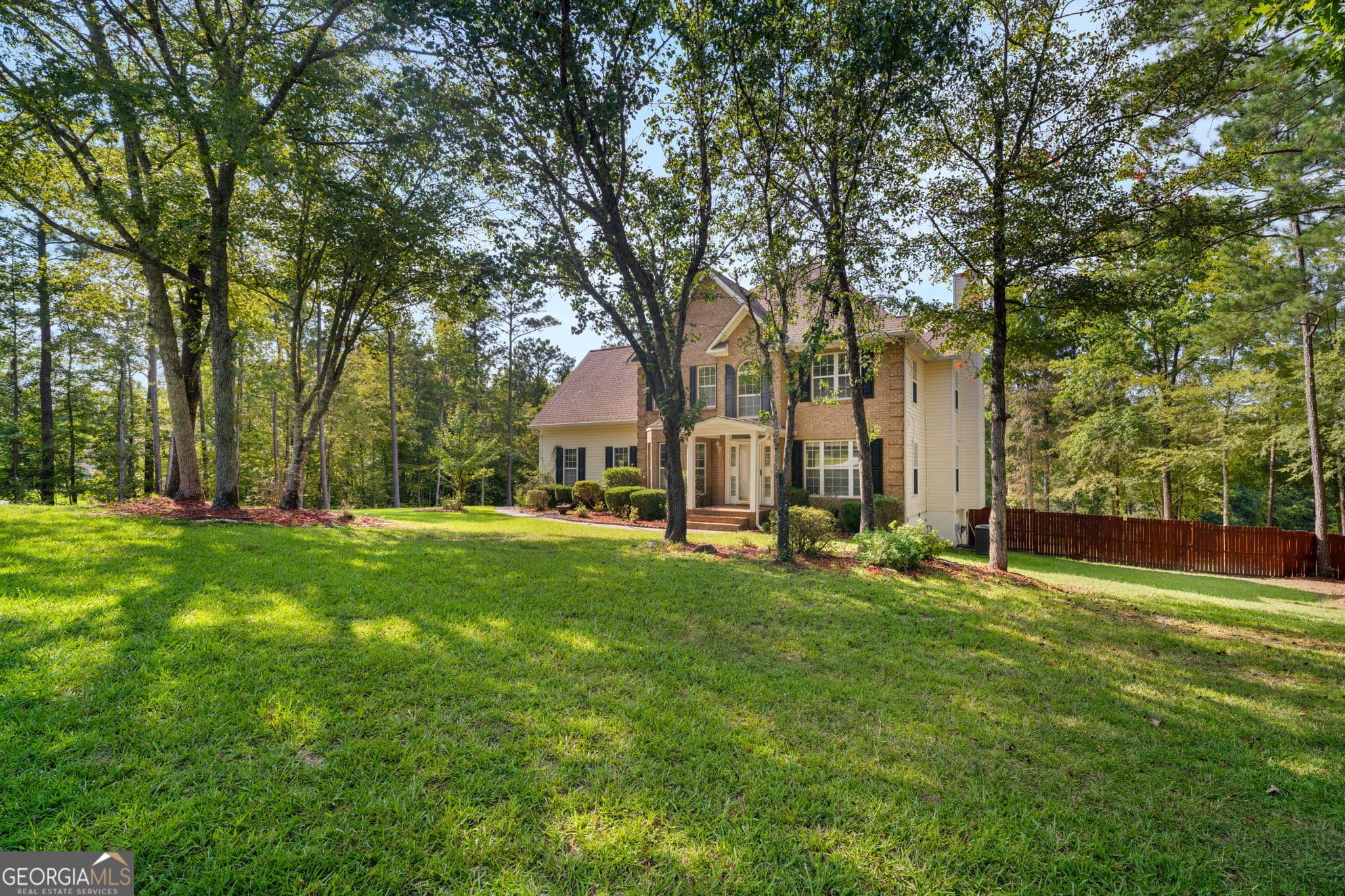 4 bedroom, 2.5 bathroom, 2,344 sq ft single family residence for sale at 149 Lakeloch Drive, Lizella, GA 31052 — photo 4
