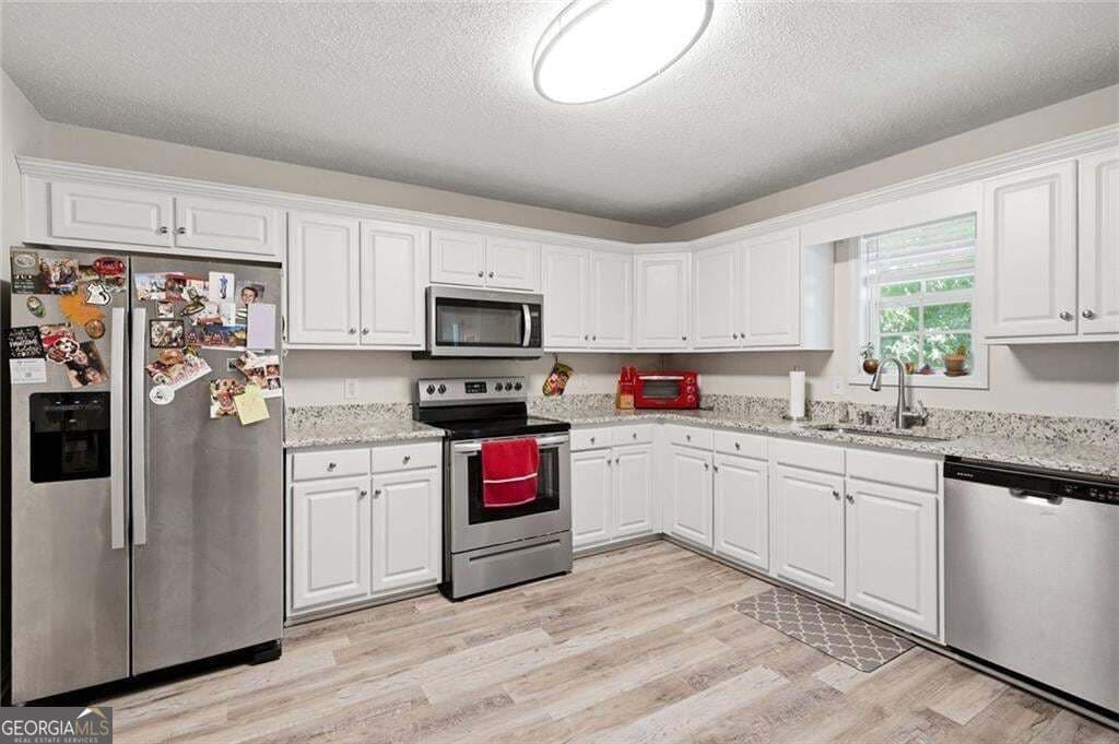 3 bedroom, 2.5 bathroom, 2,064 sq ft single family residence for sale at 363 Barrington Drive, Hiram, GA 30141 — photo 6