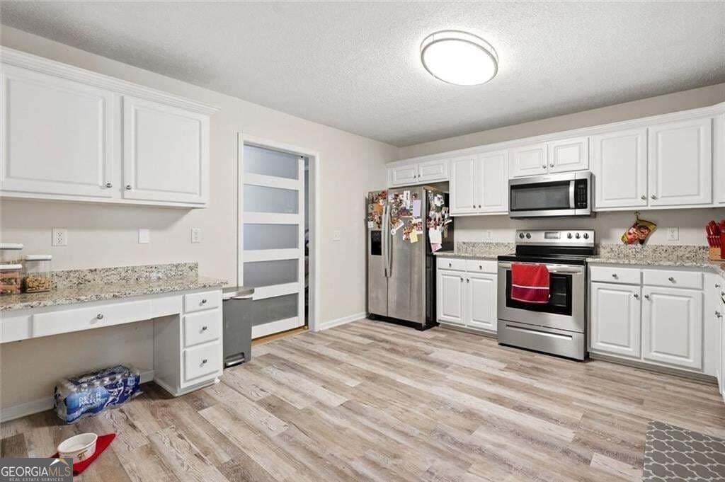 3 bedroom, 2.5 bathroom, 2,064 sq ft single family residence for sale at 363 Barrington Drive, Hiram, GA 30141 — photo 7