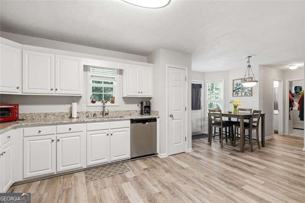 3 bedroom, 2.5 bathroom, 2,064 sq ft single family residence for sale at 363 Barrington Drive, Hiram, GA 30141 — photo 8