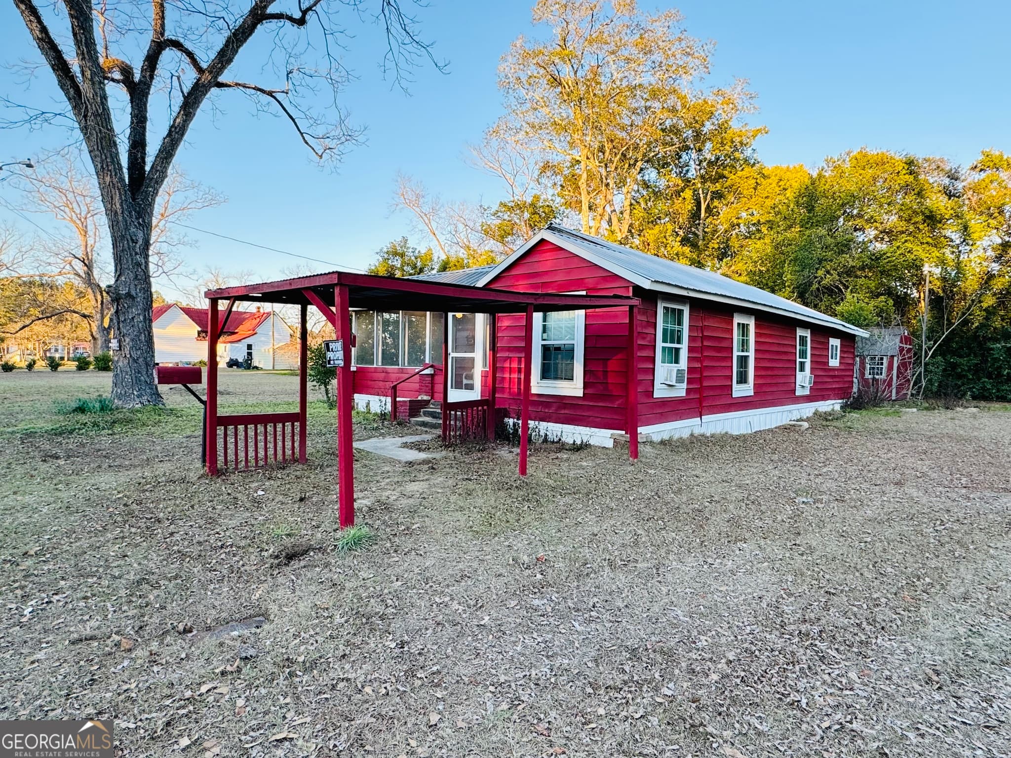 2 bedroom, 1 bathroom, 1,350 sq ft single family residence for sale at 507 S Poplar Street, Adel, GA 31620 — photo 9
