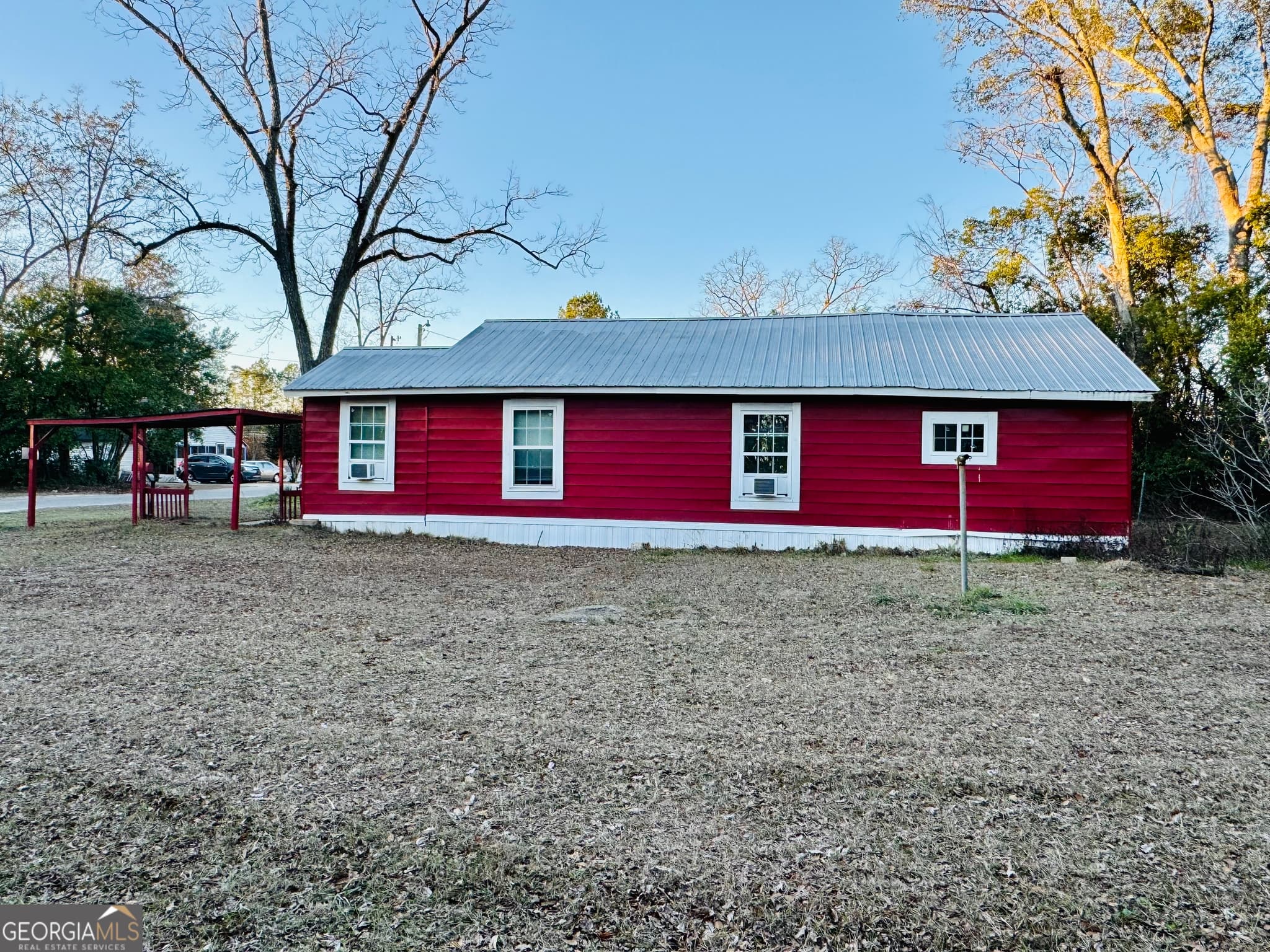 2 bedroom, 1 bathroom, 1,350 sq ft single family residence for sale at 507 S Poplar Street, Adel, GA 31620 — photo 8