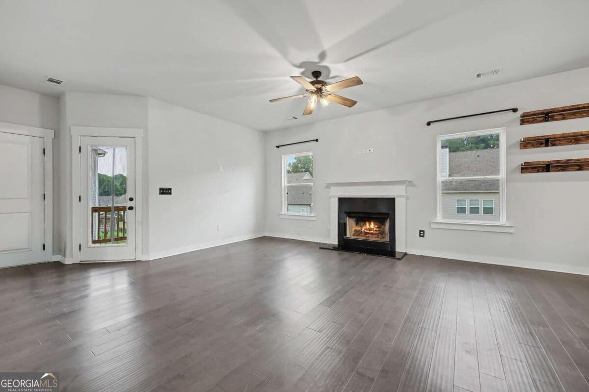 4 bedroom, 3 bathroom, 2,207 sq ft single family residence for sale at 1328 Woods Lane, Jefferson, GA 30549 — photo 6