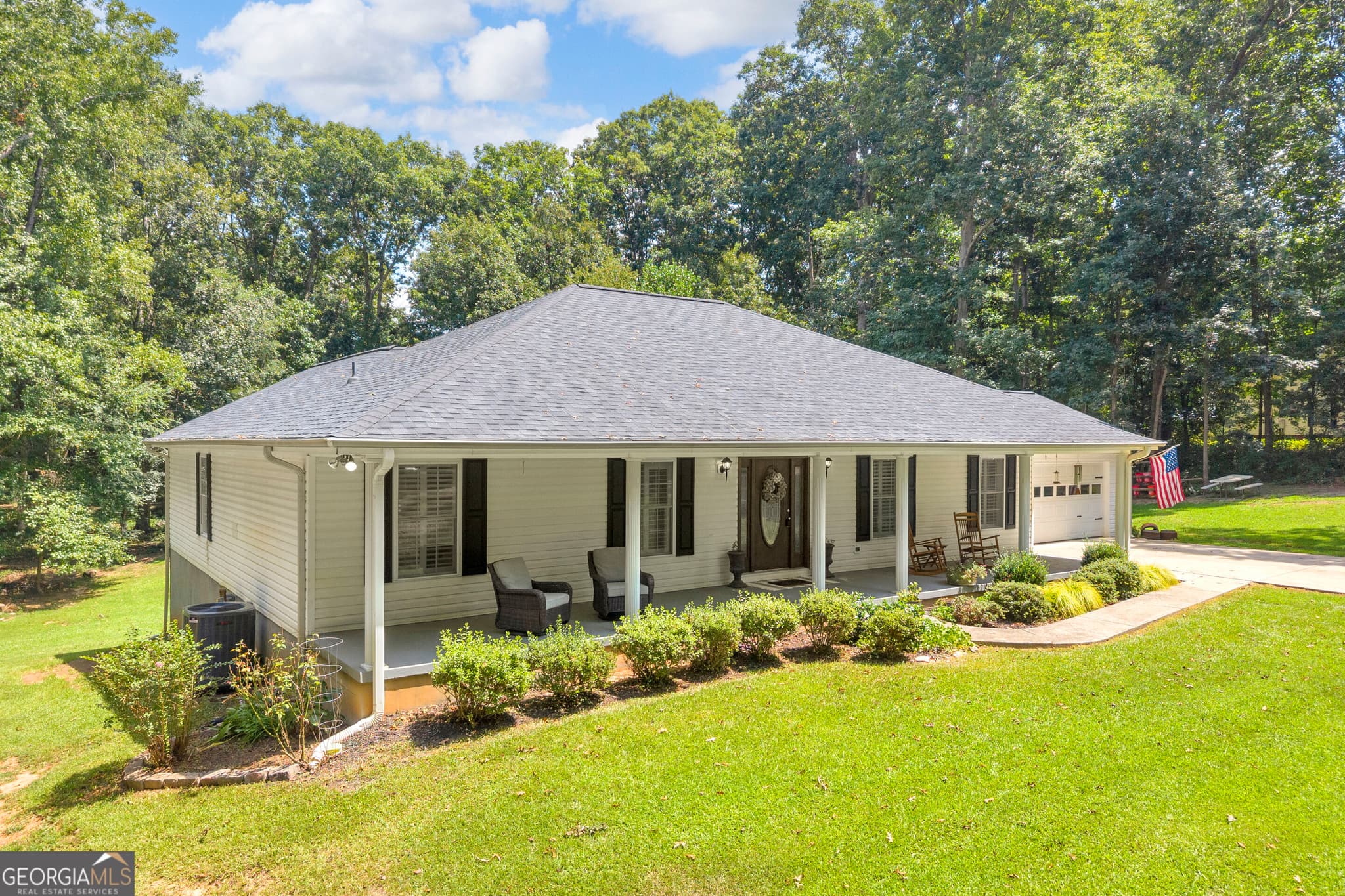 4 bedroom, 2 bathroom, 1,924 sq ft single family residence for sale at 612 Rockyford Road, Carnesville, GA 30521 — photo 1 of 35