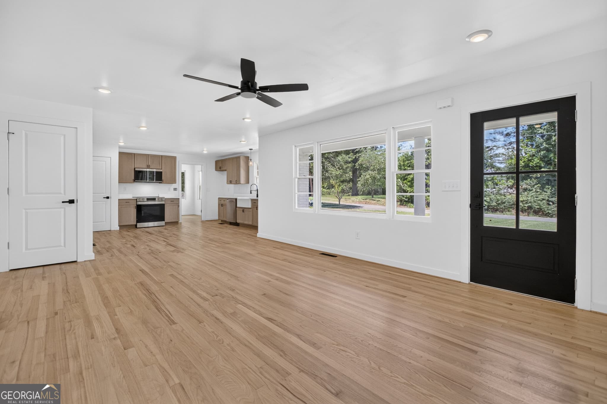 3 bedroom, 2 bathroom, 1,540 sq ft single family residence for sale at 501 McSpadden Circle, Centre, AL 35960 — photo 6