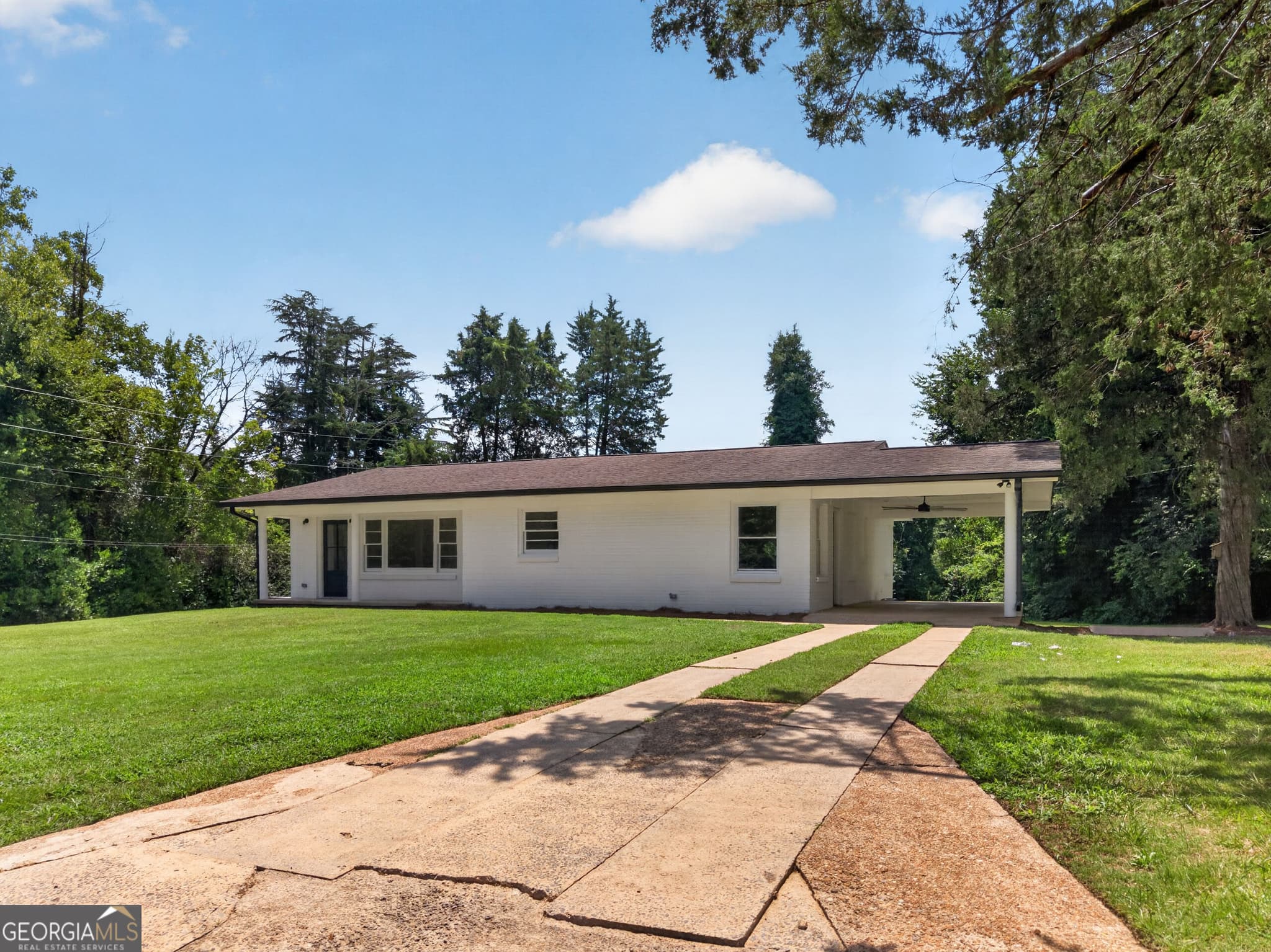 3 bedroom, 2 bathroom, 1,540 sq ft single family residence for sale at 501 McSpadden Circle, Centre, AL 35960 — photo 3