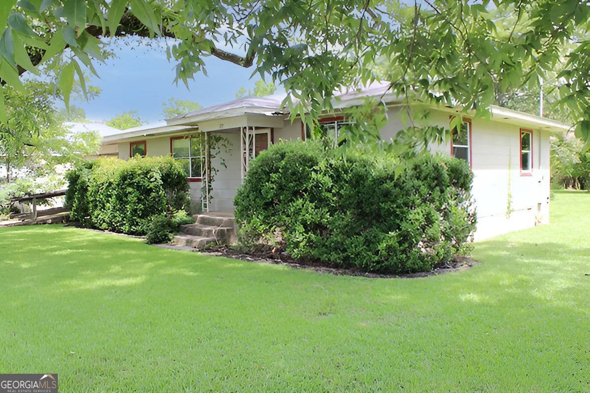 3 bedroom, 1 bathroom, 1,200 sq ft single family residence for sale at 111 Magnolia Street, Warwick, GA 31796 — photo 3