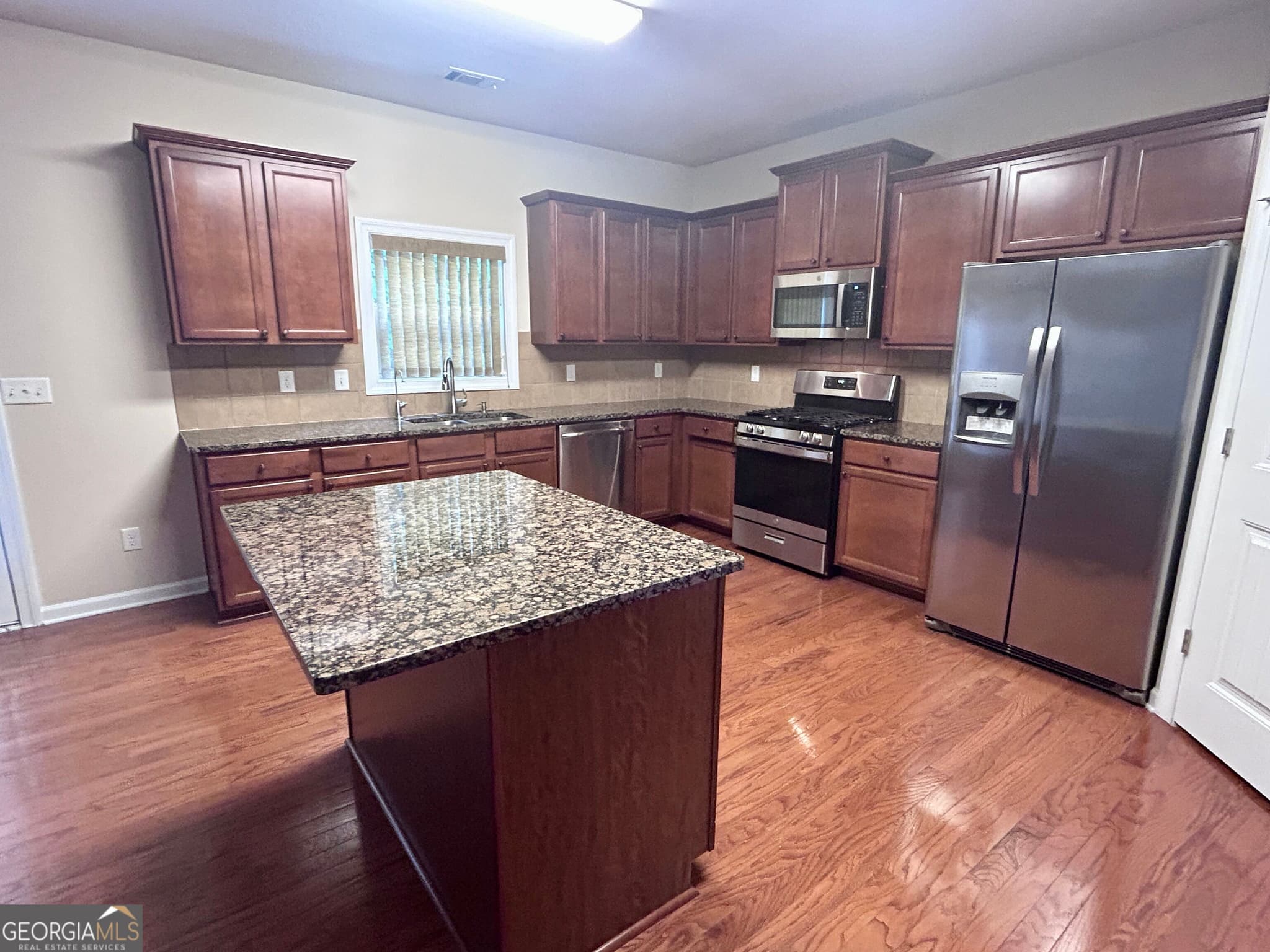 4 bedroom, 4 bathroom, 4,000 sq ft single family residence for rent at 20 Savannah Drive, Senoia, GA 30276 for $2,995 a month — photo 5