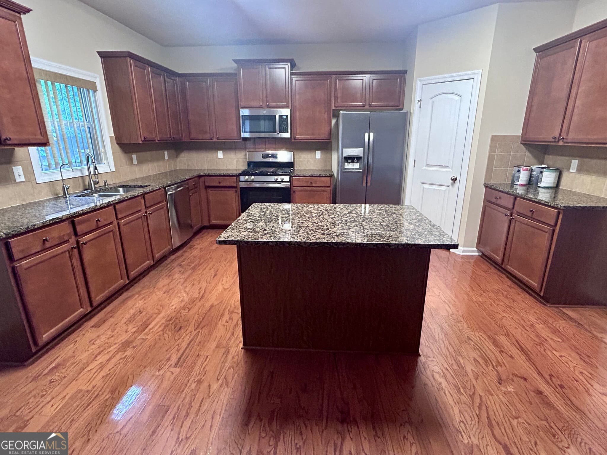 4 bedroom, 4 bathroom, 4,000 sq ft single family residence for rent at 20 Savannah Drive, Senoia, GA 30276 for $2,995 a month — photo 4
