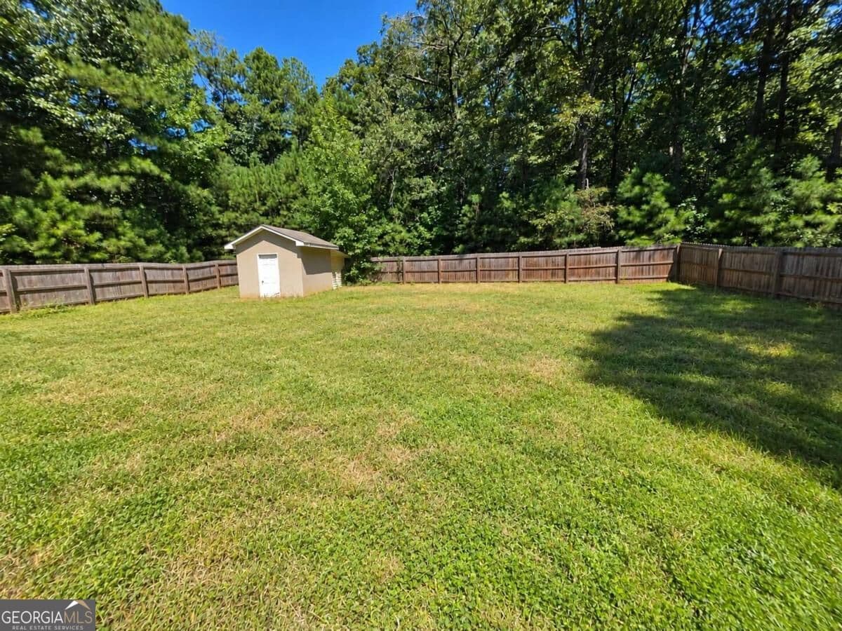 3 bedroom, 2 bathroom, 2,020 sq ft single family residence for sale at 6050 Dorsett Shoals Road, Douglasville, GA 30135 — photo 3