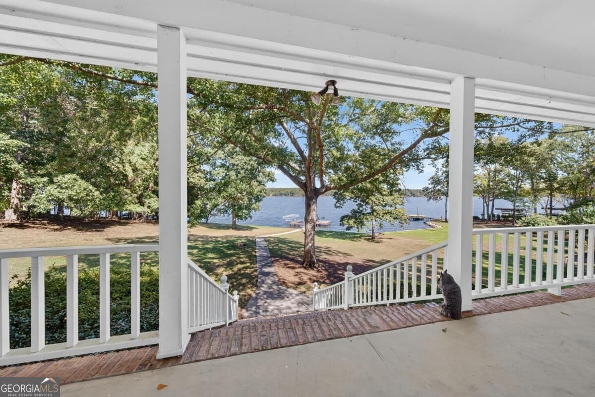 4 bedroom, 3 bathroom, 5,378 sq ft single family residence for sale at 100 Bradford Drive, Eatonton, GA 31024 — photo 2