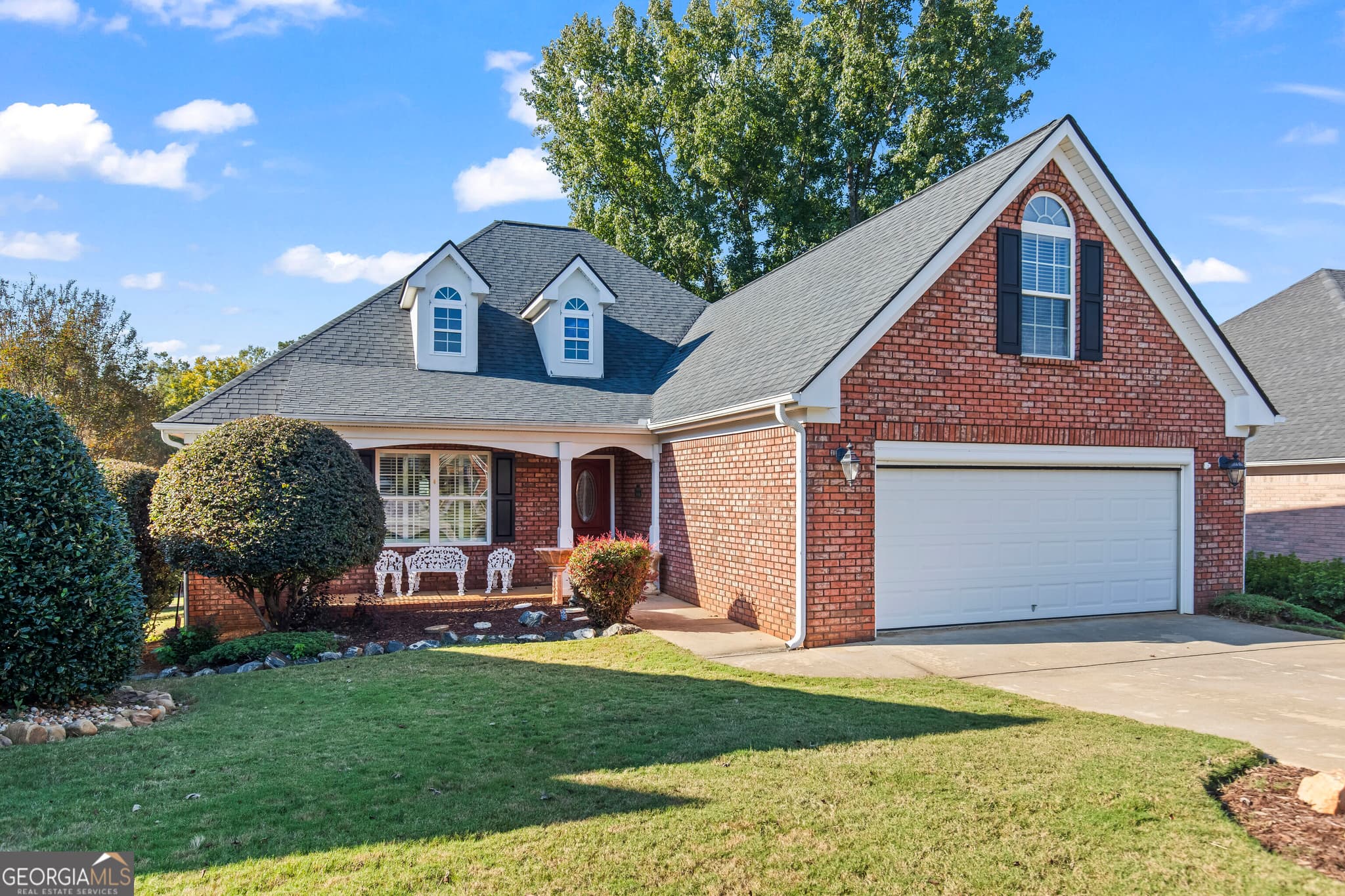 3 bedroom, 2 bathroom, 2,213 sq ft single family residence for sale at 504 Grandiose Terrace, Mcdonough, GA 30253 — photo 1 of 33