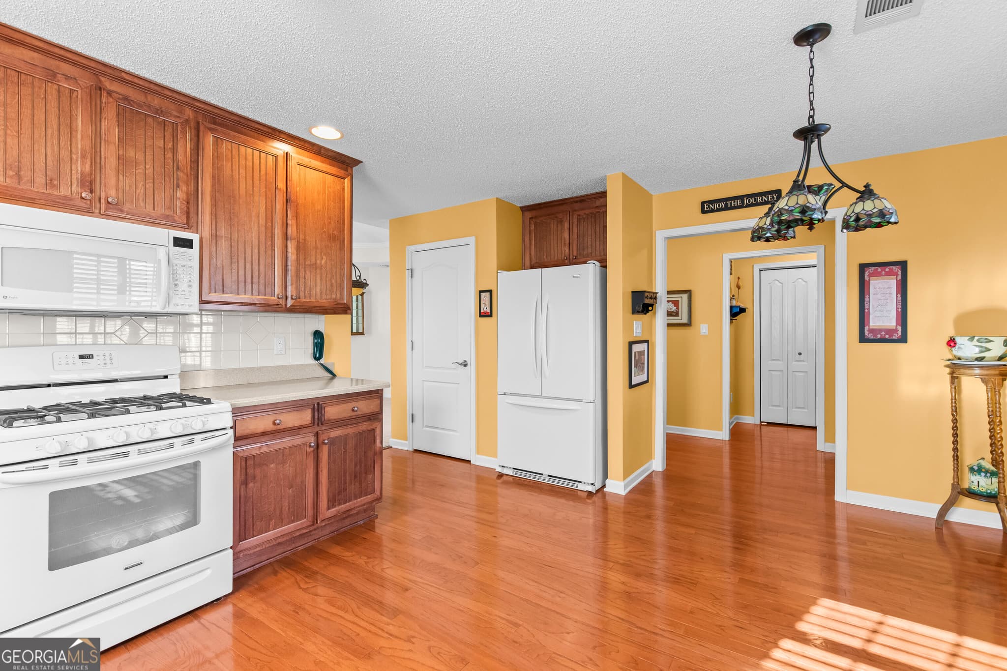3 bedroom, 2 bathroom, 2,213 sq ft single family residence for sale at 504 Grandiose Terrace, Mcdonough, GA 30253 — photo 9