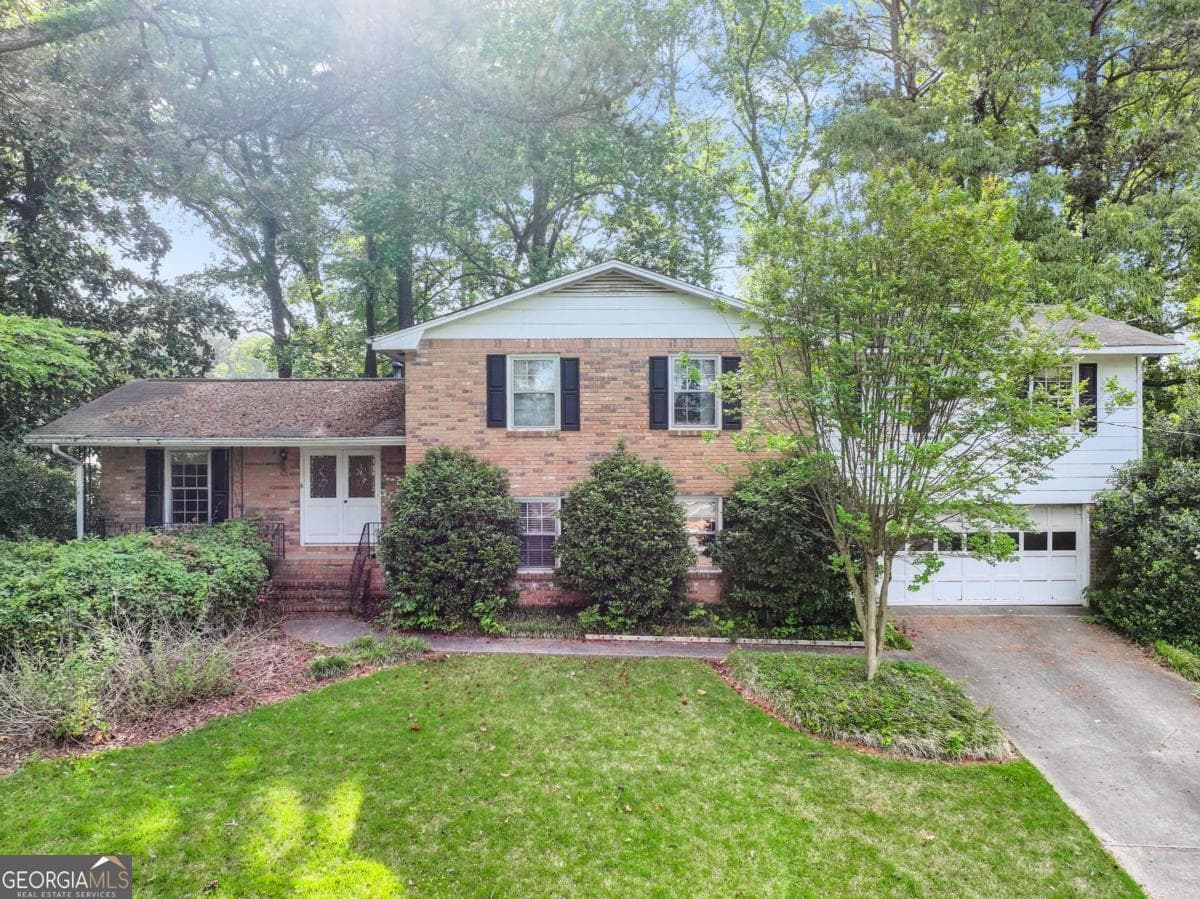 4 bedroom, 3 bathroom, 2,690 sq ft single family residence sold at 3844 Lake Drive, Smyrna, GA 30082