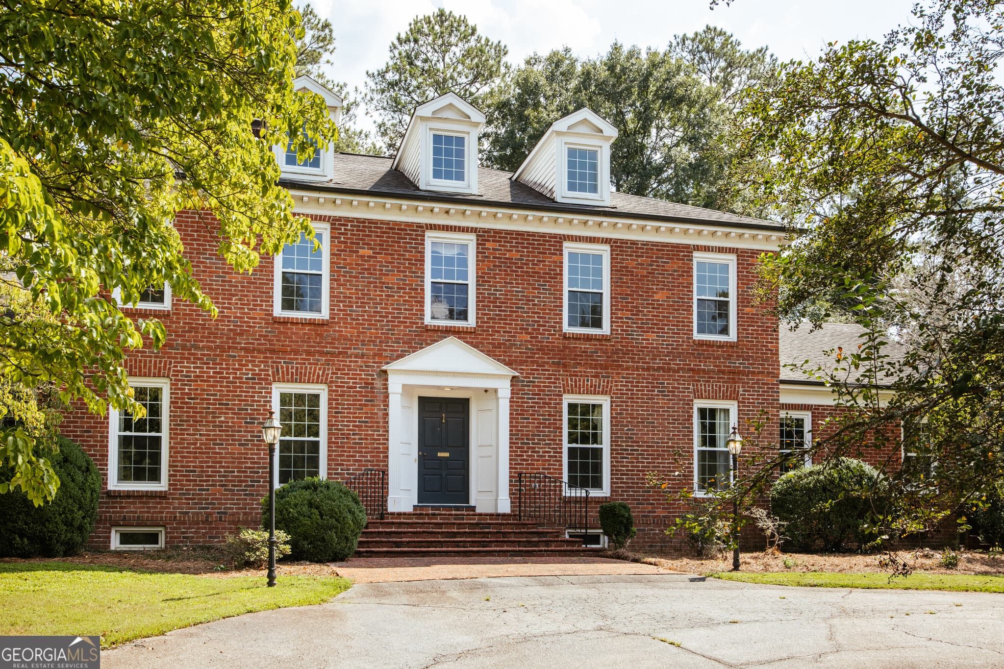 6 bedroom, 4.5 bathroom, 7,098 sq ft single family residence for sale at 130 Wexford Place, Athens, GA 30606 — photo 2