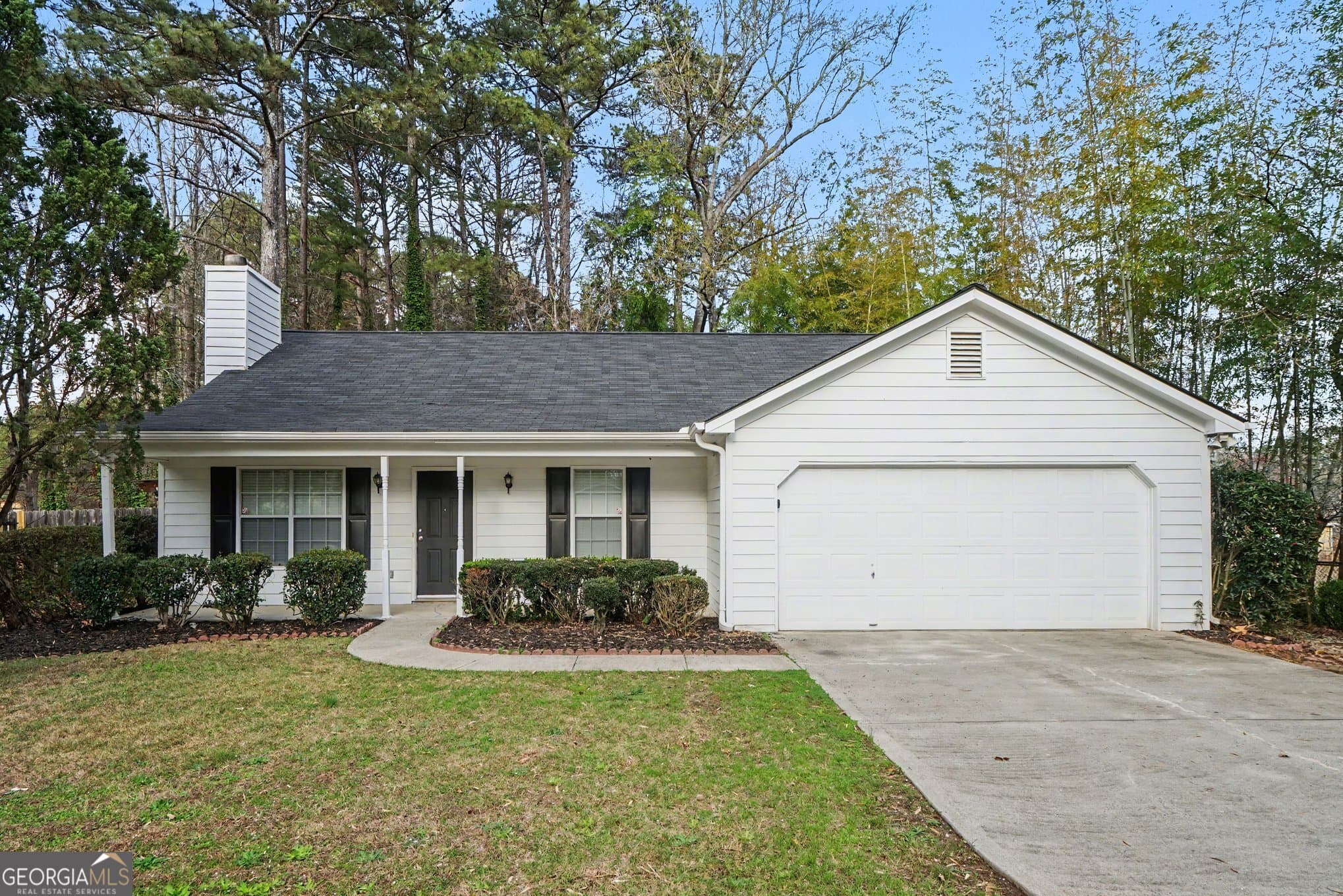 3 bedroom, 2 bathroom, 1,526 sq ft single family residence for sale at 1496 Arnold Drive, Lawrenceville, GA 30043 — photo 1 of 19