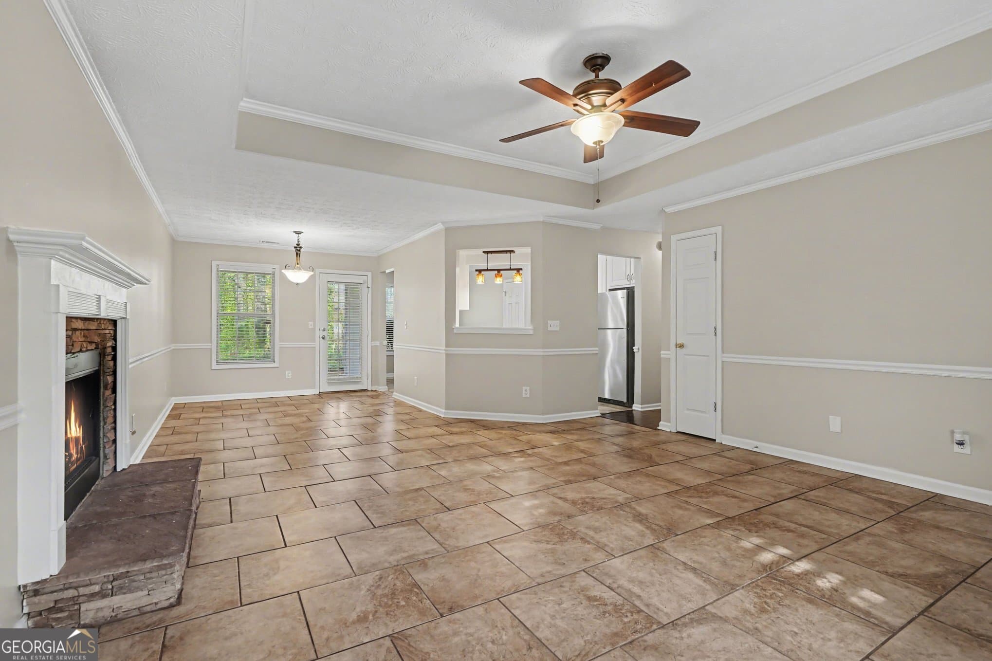3 bedroom, 2 bathroom, 1,526 sq ft single family residence for sale at 1496 Arnold Drive, Lawrenceville, GA 30043 — photo 5