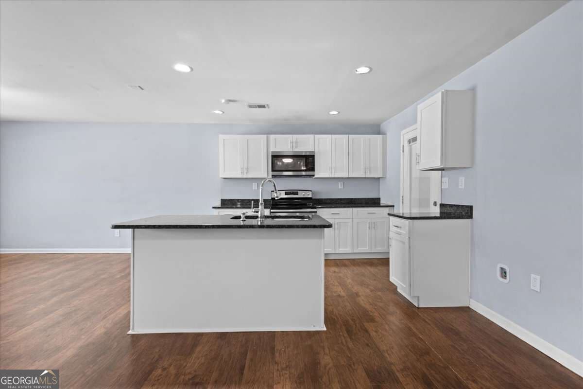 4 bedroom, 3 bathroom, 1,940 sq ft single family residence for sale at 255 Hummingbird Way, Riverdale, GA 30274 — photo 10