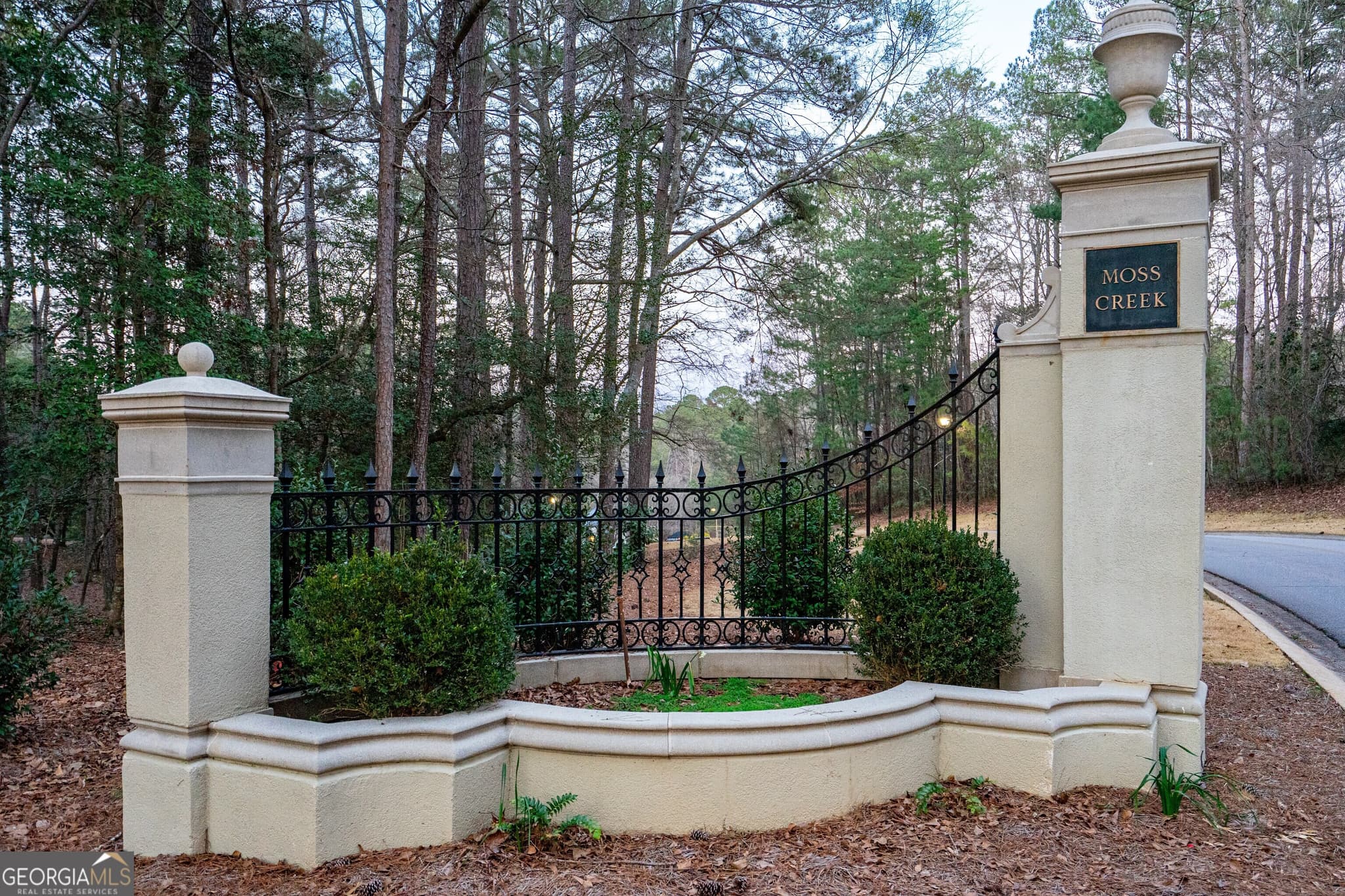 5 bedroom, 4.5 bathroom, 7,636 sq ft single family residence for sale at 117 Woodchase Drive, Lagrange, GA 30240 — photo 6