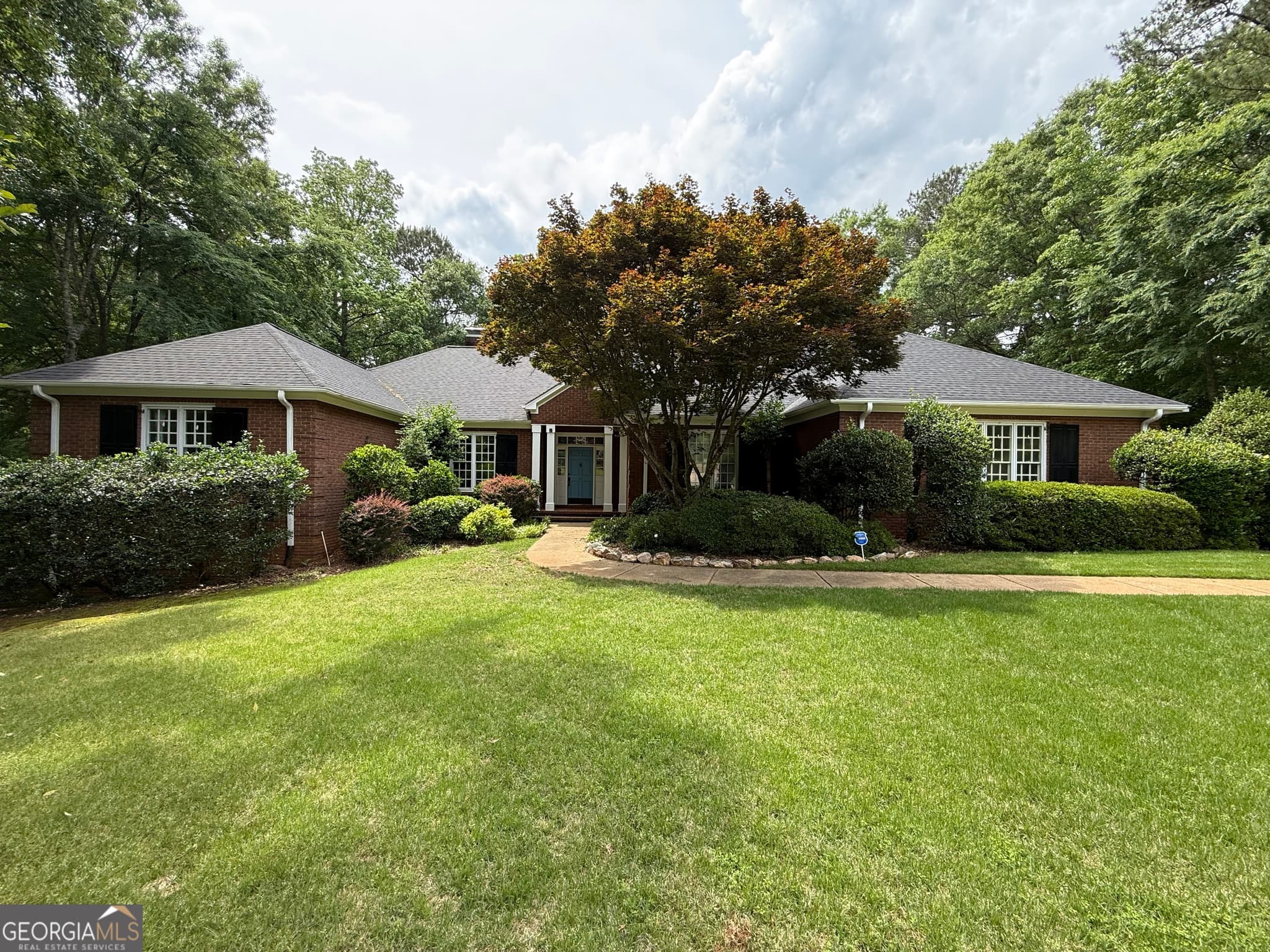 5 bedroom, 4.5 bathroom, 7,636 sq ft single family residence for sale at 117 Woodchase Drive, Lagrange, GA 30240 — photo 3