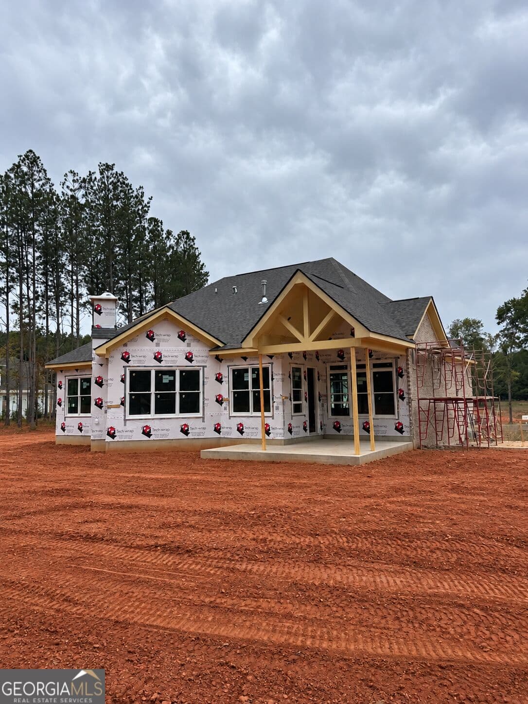 5 bedroom, 4.5 bathroom, 5,310 sq ft single family residence for sale at 135 Iroquois Court, Covington, GA 30014 — photo 3