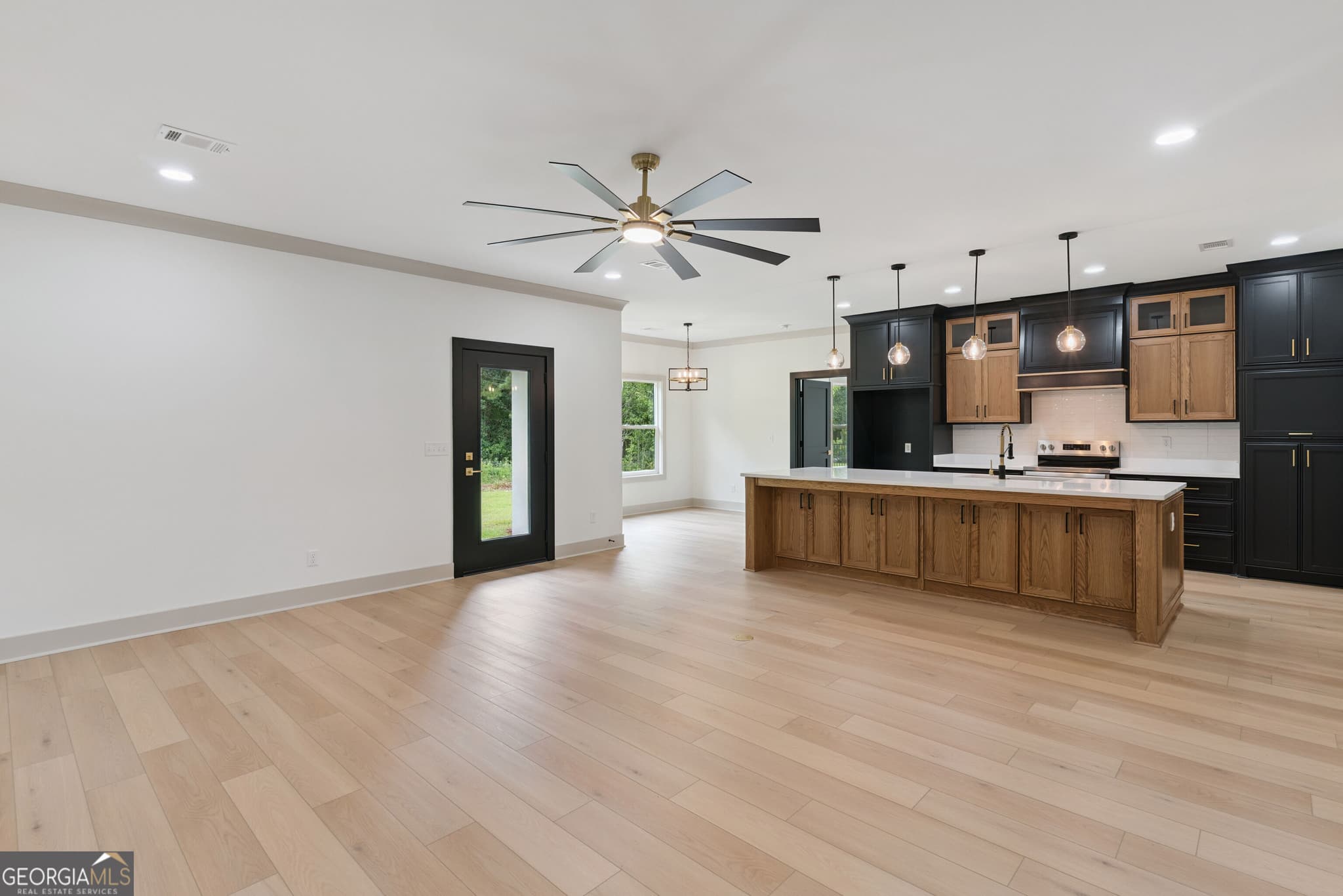 5 bedroom, 3 bathroom, 2,097 sq ft single family residence for sale at 584 Freedom Trail, Brunswick, GA 31525 — photo 7