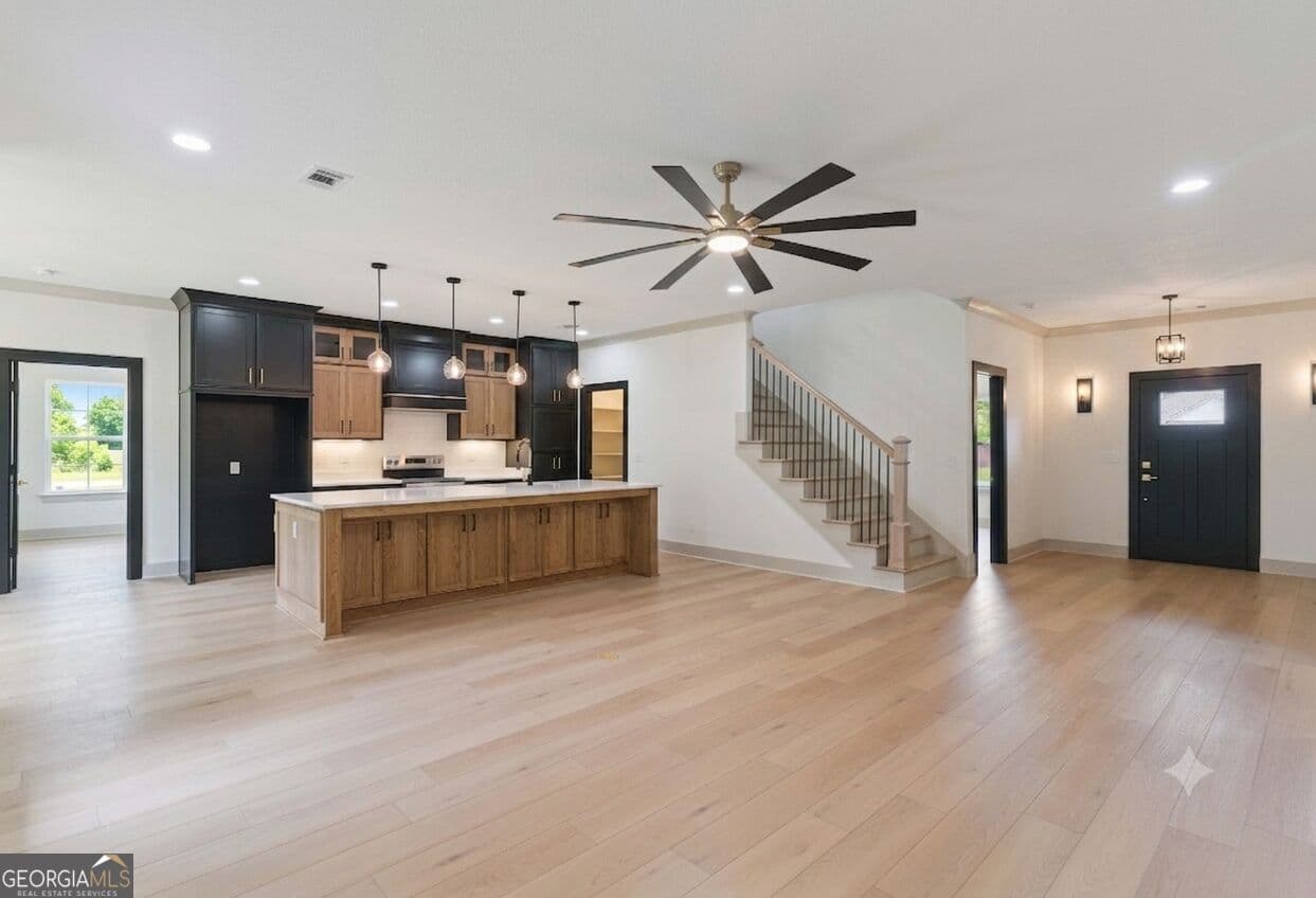 5 bedroom, 3 bathroom, 2,097 sq ft single family residence for sale at 584 Freedom Trail, Brunswick, GA 31525 — photo 3