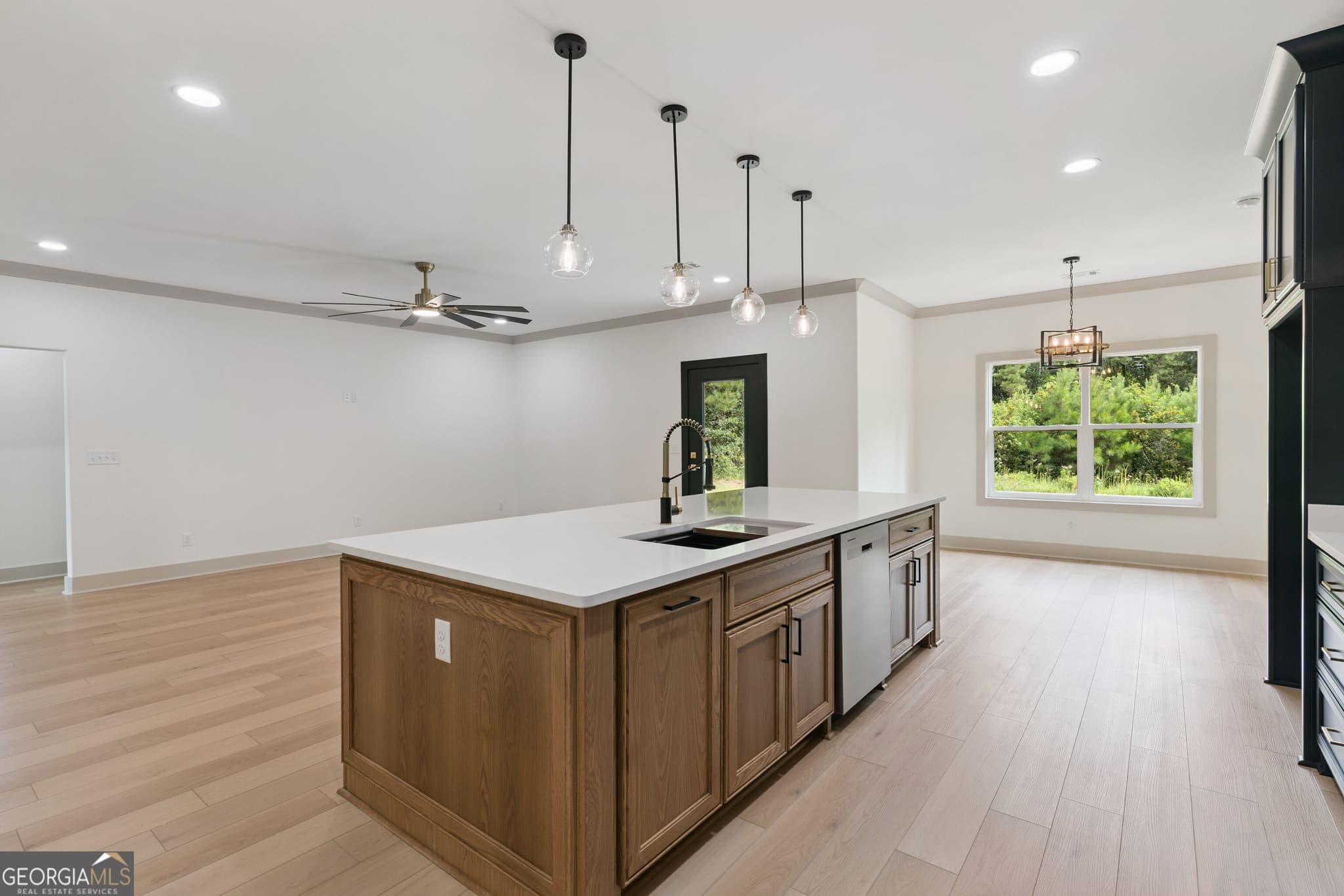 5 bedroom, 3 bathroom, 2,097 sq ft single family residence for sale at 584 Freedom Trail, Brunswick, GA 31525 — photo 5