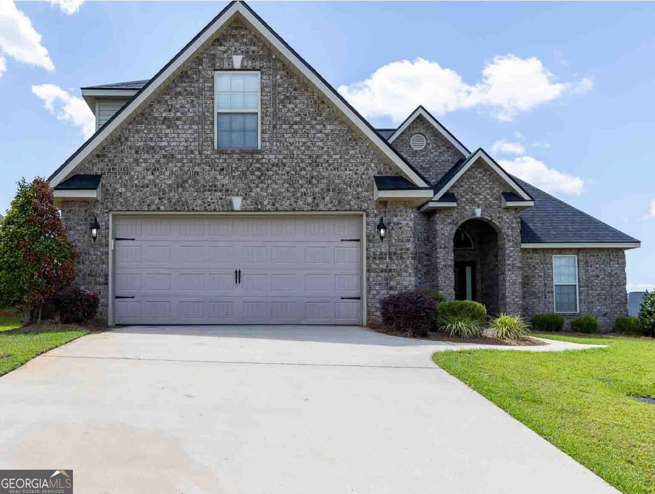 4 bedroom, 3 bathroom, 1,946 sq ft single family residence for sale at 106 Fortune Way, Bonaire, GA 31005