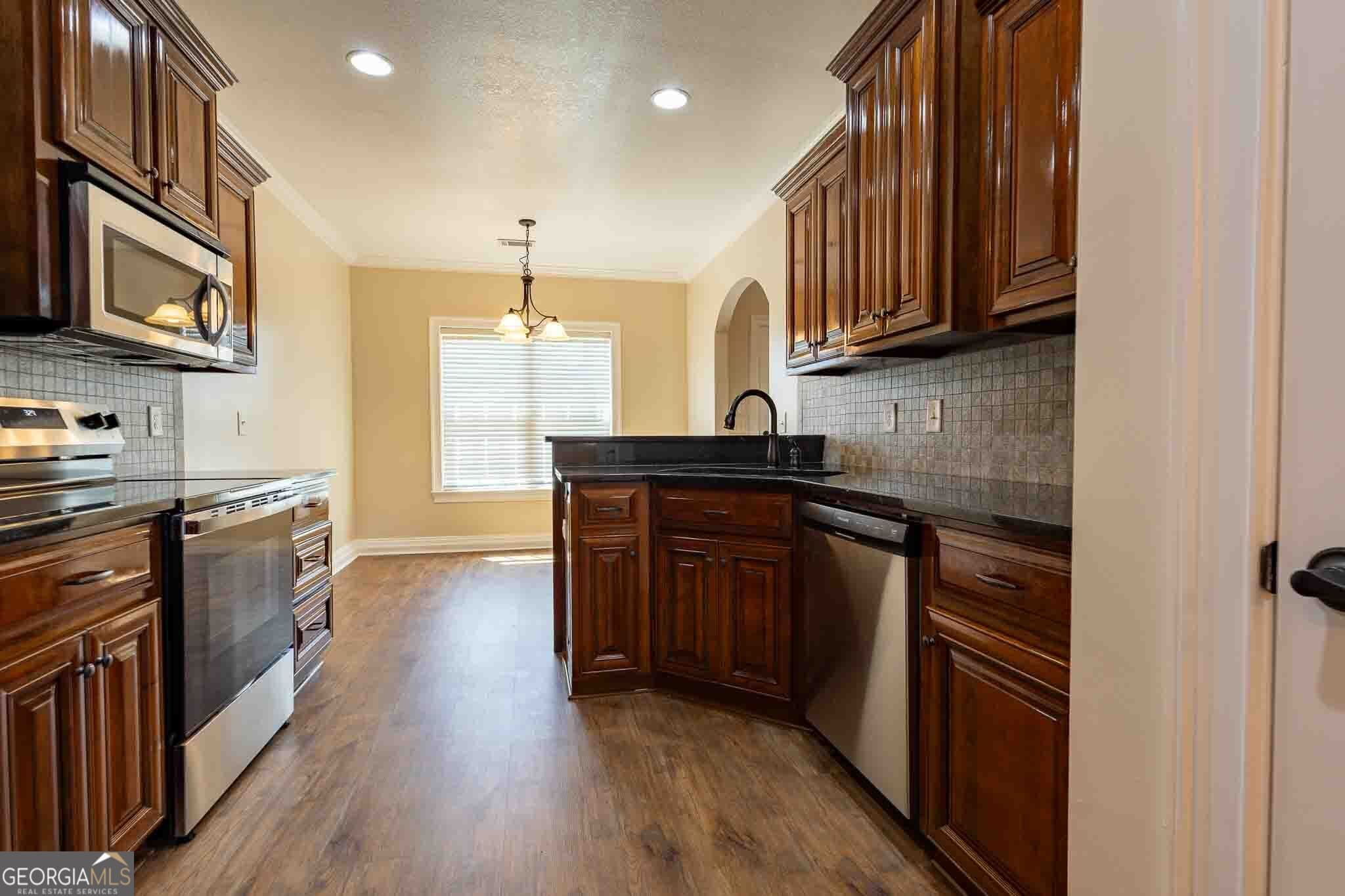 4 bedroom, 3 bathroom, 1,946 sq ft single family residence for sale at 106 Fortune Way, Bonaire, GA 31005 — photo 10